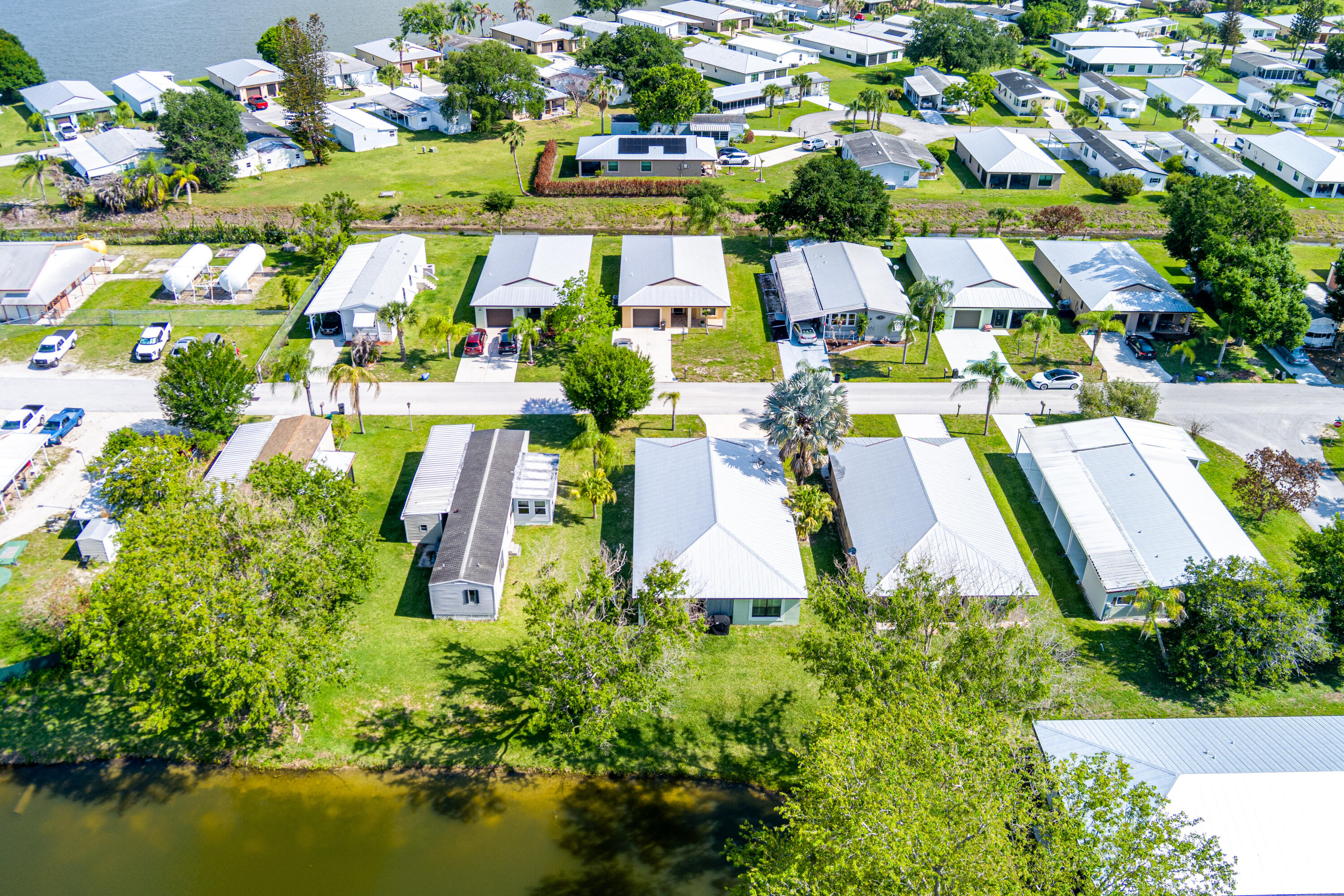 SPANISH LAKES FAIRWAYS LEASEHOLD ESTATES - Residential