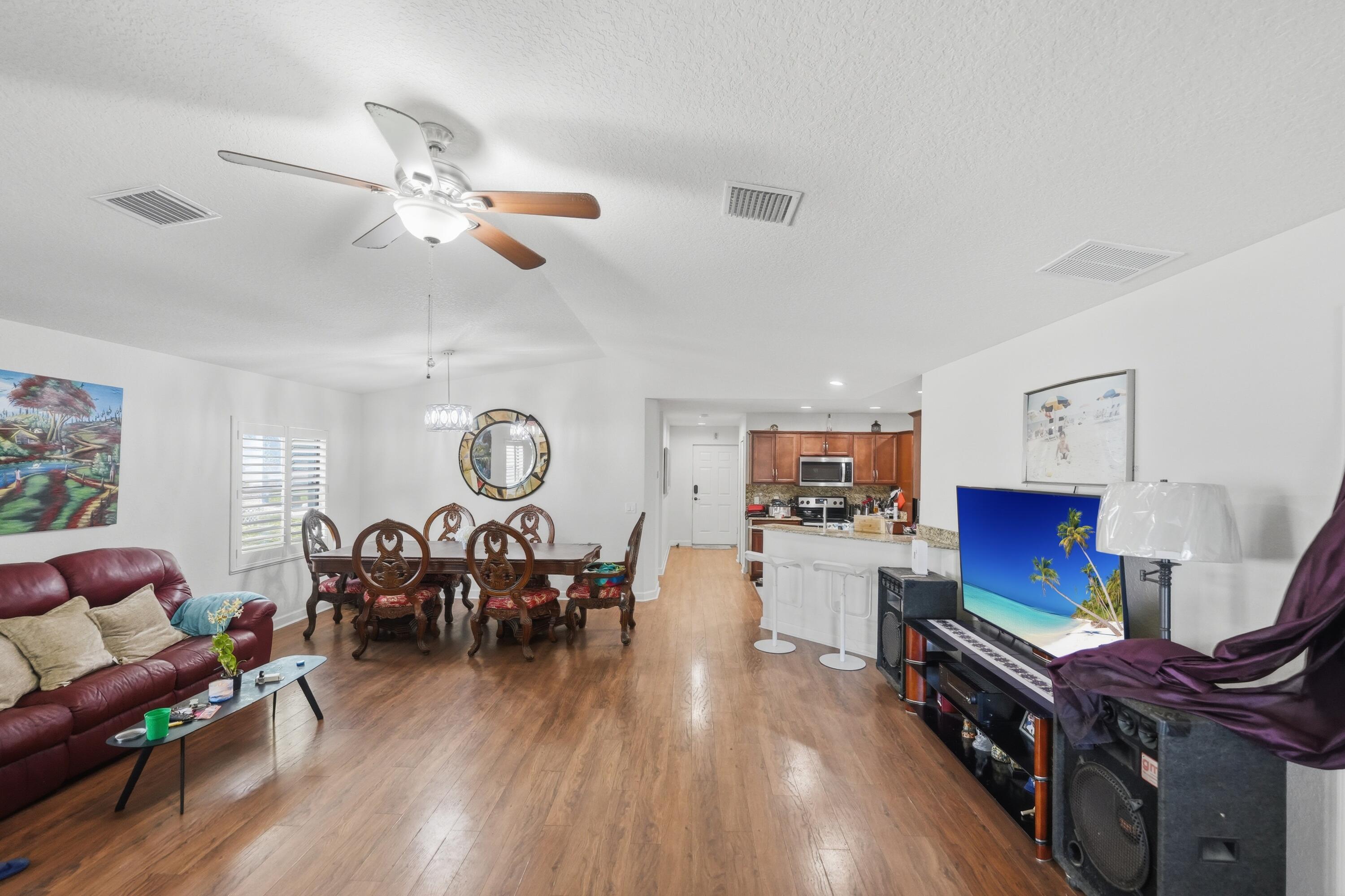 SPANISH LAKES FAIRWAYS LEASEHOLD ESTATES - Residential