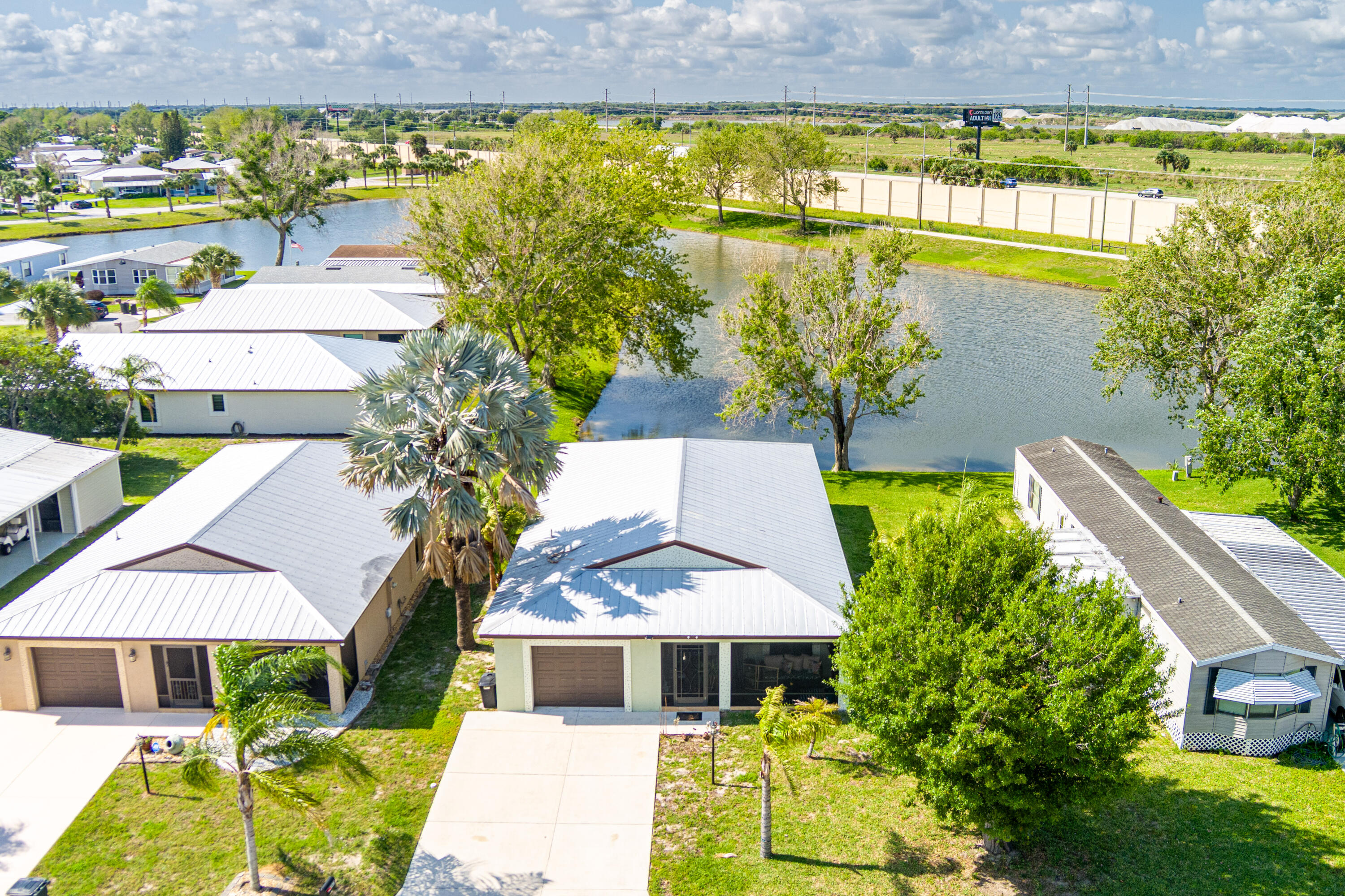 SPANISH LAKES FAIRWAYS LEASEHOLD ESTATES - Residential