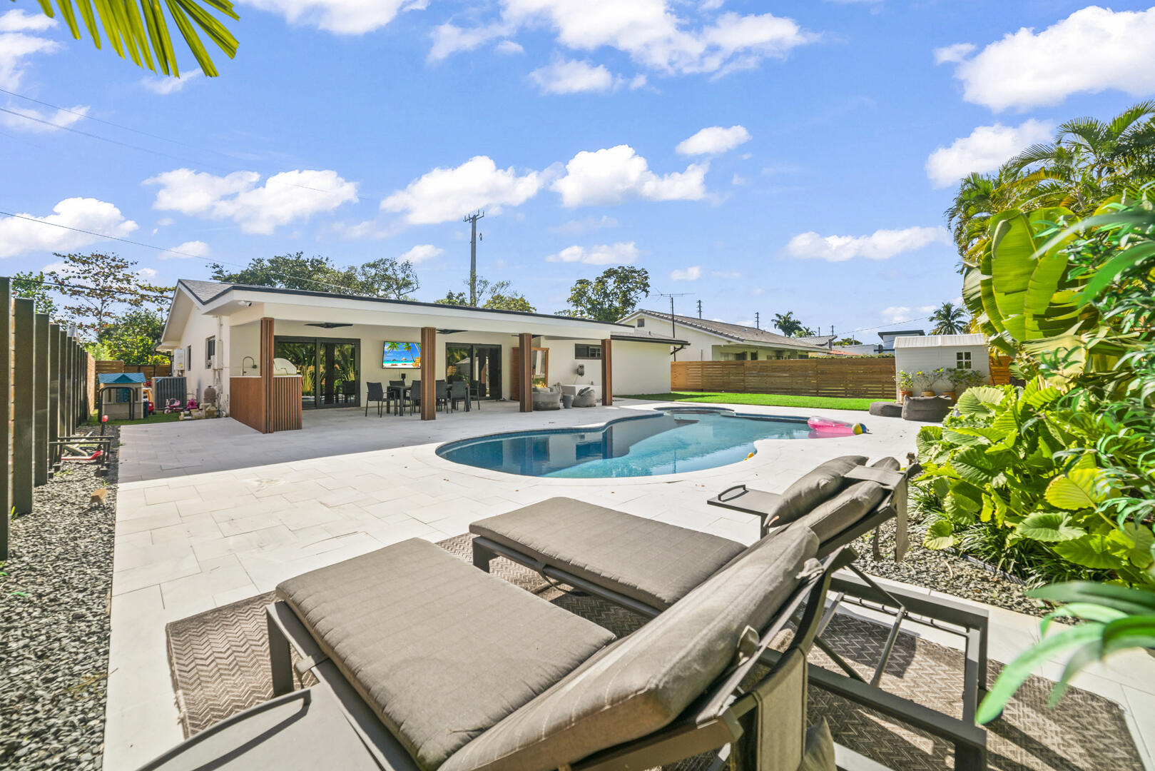 COUNTY SQUIRE ESTATES SEC B - Residential