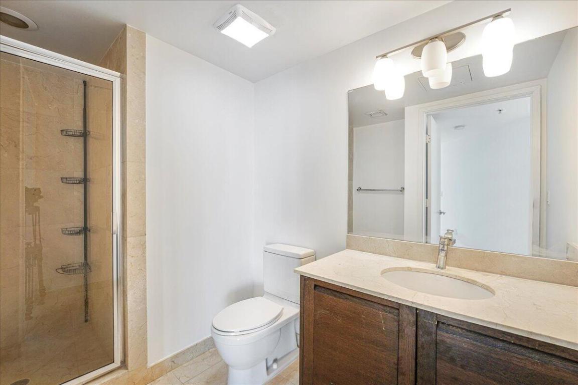 ST TROPEZ ON THE BAY II CONDO - Residential