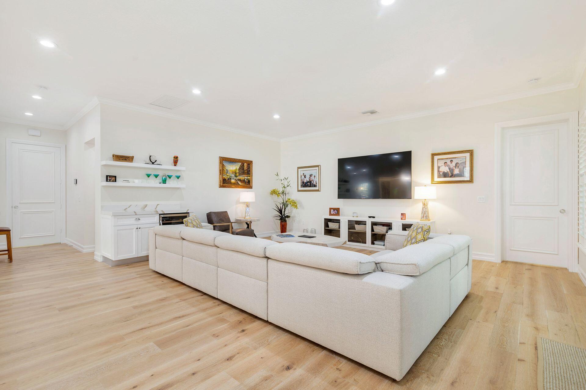 341 Chambord Terrace