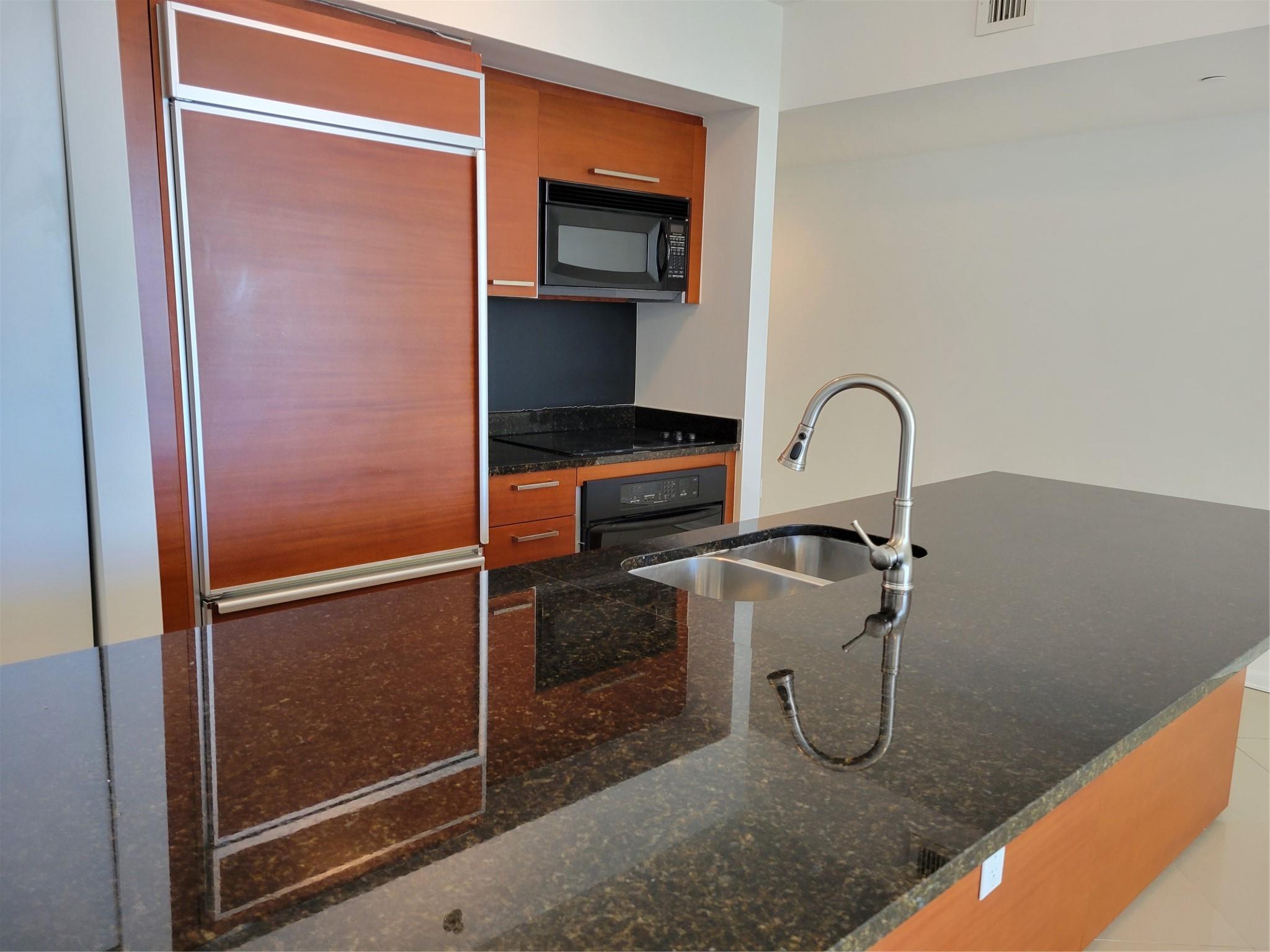1830 S Ocean Dr 2005