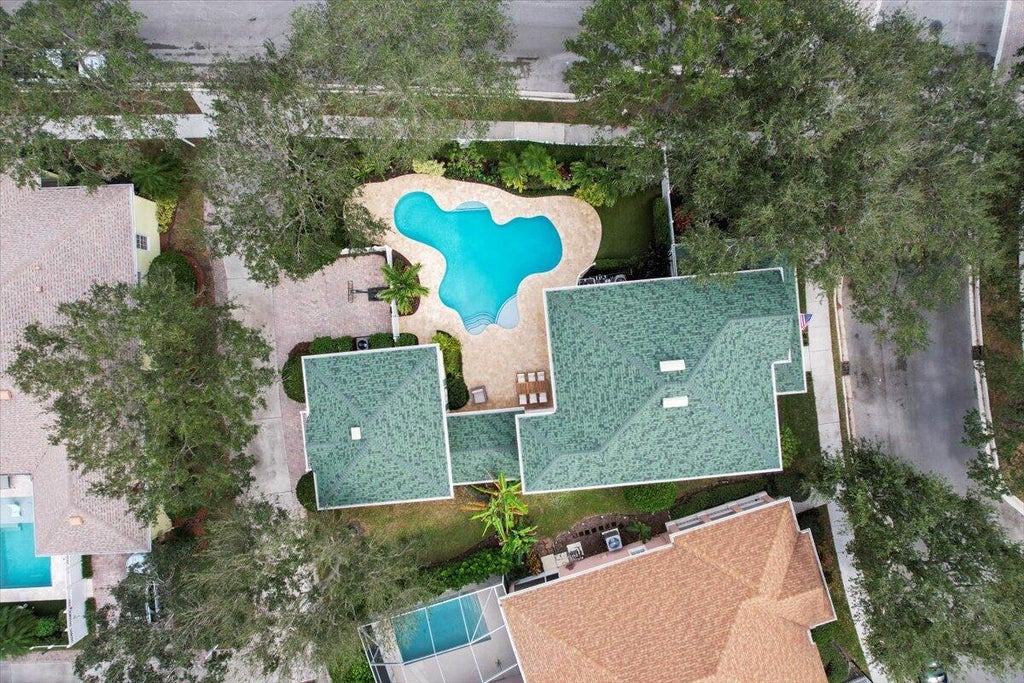 Photo of 132 Waterford Drive, Jupiter, FL 33458 (MLS # R11046565)