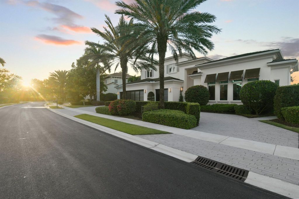 Photo of 687 Hermitage Circle, Palm Beach Gardens, FL 33410 (MLS # R11076364)