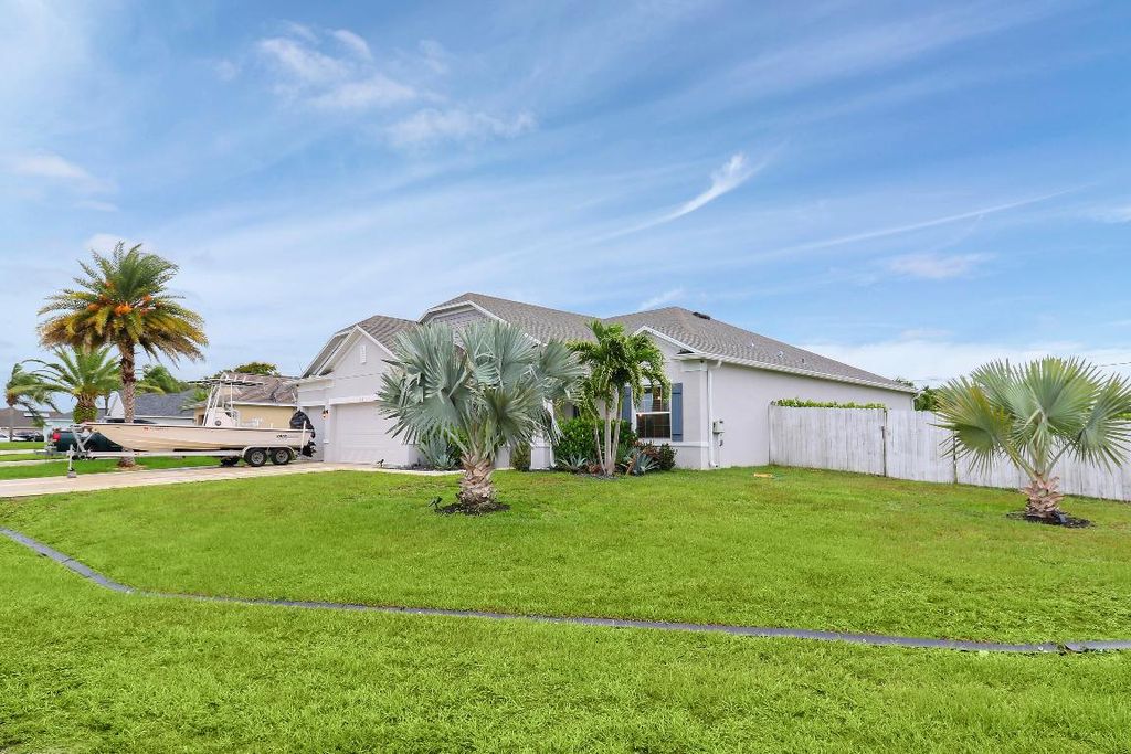 Photo of 601 SW Kayak Avenue, Port Saint Lucie, FL 34953 (MLS # R10996213)