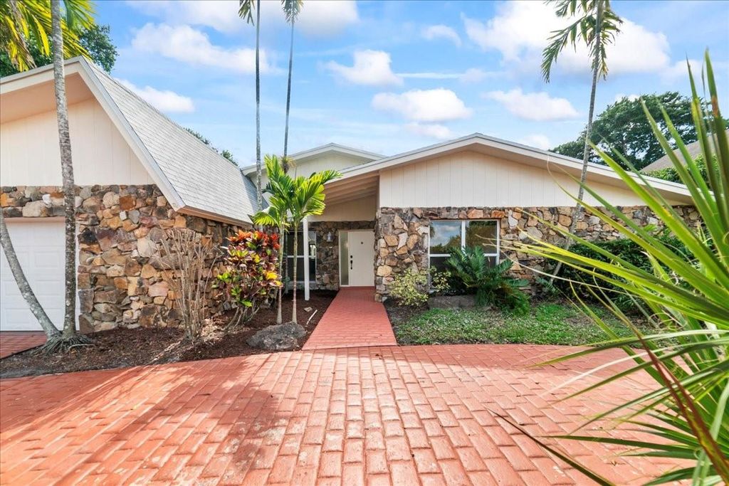 Photo of 8600 Gatehouse Road, Plantation, FL 33324 (MLS # F10501637)