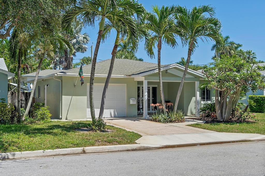 1106 N LAKESIDE Drive
