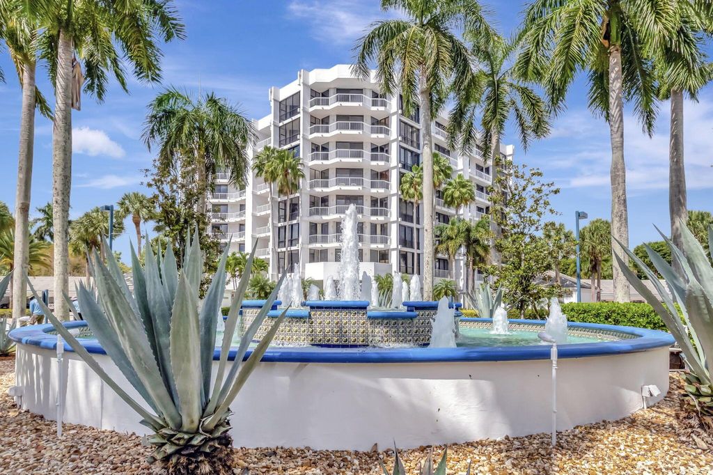 Photo of 20290 Fairway Oaks Drive #254, Boca Raton, FL 33434 (MLS # R11082558)