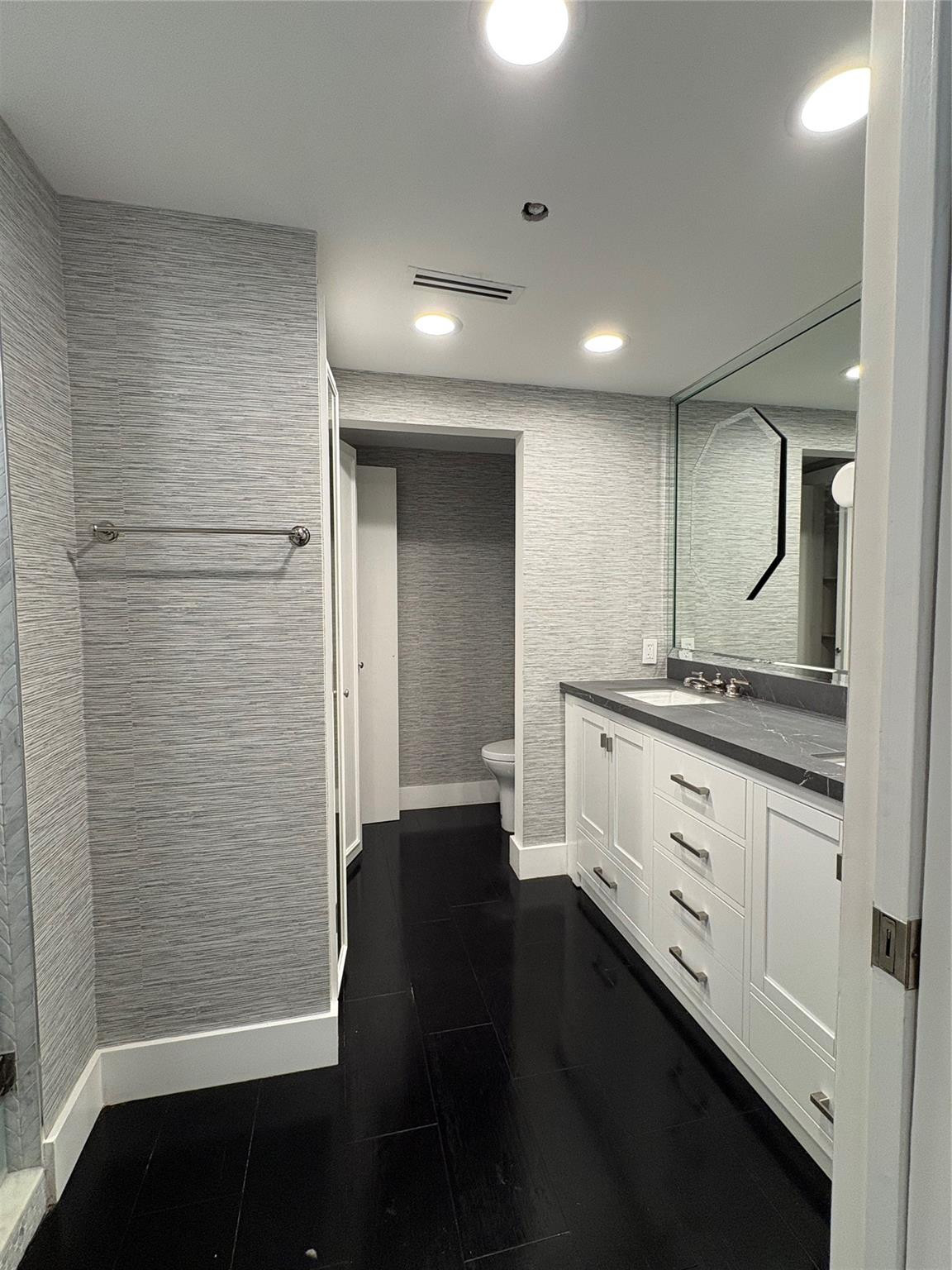 The Grand Venetian Condo - Residential