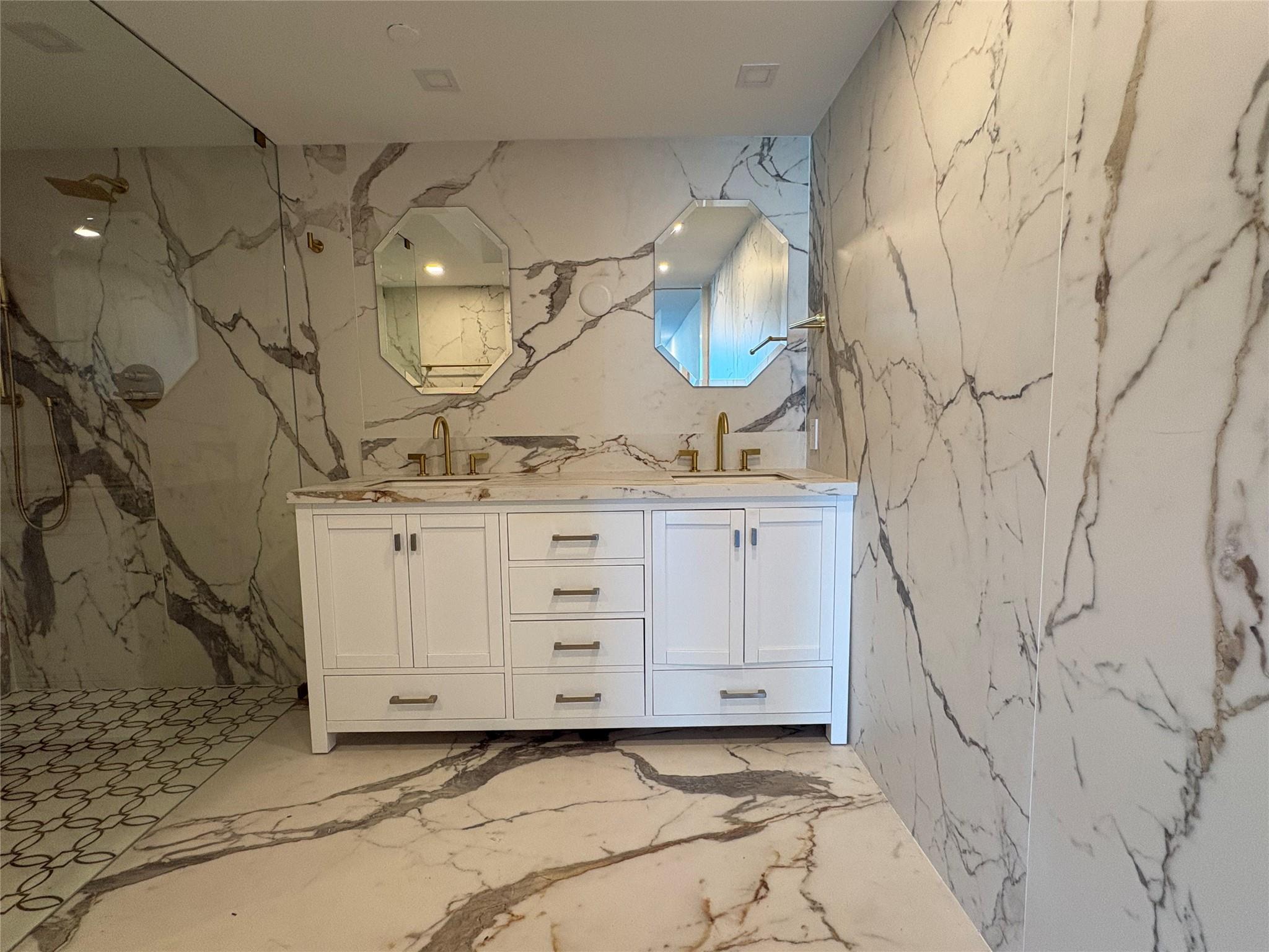 The Grand Venetian Condo - Residential