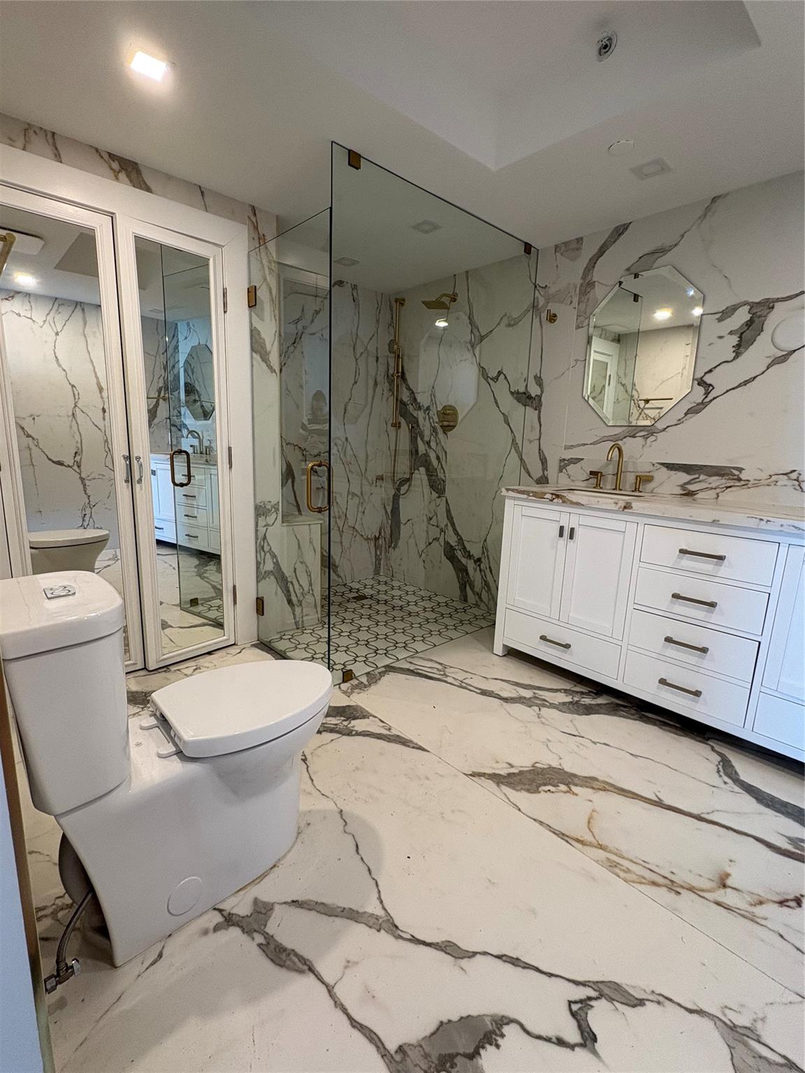 The Grand Venetian Condo - Residential