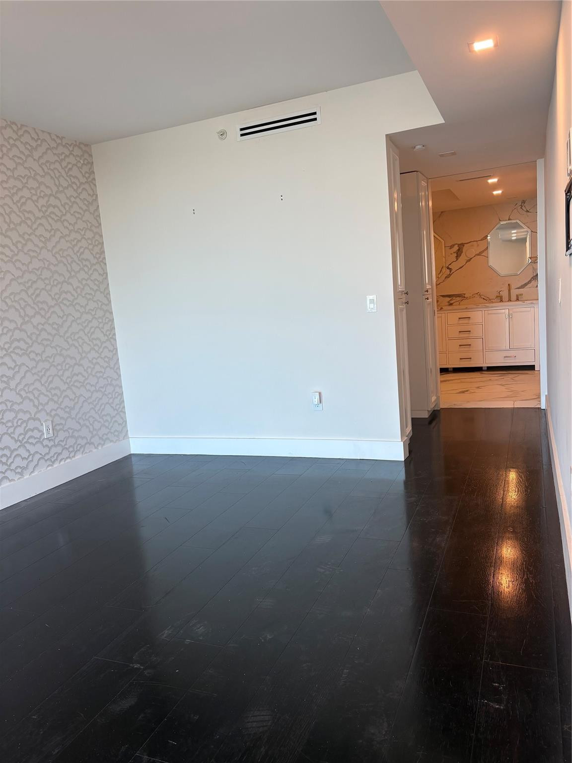 The Grand Venetian Condo - Residential