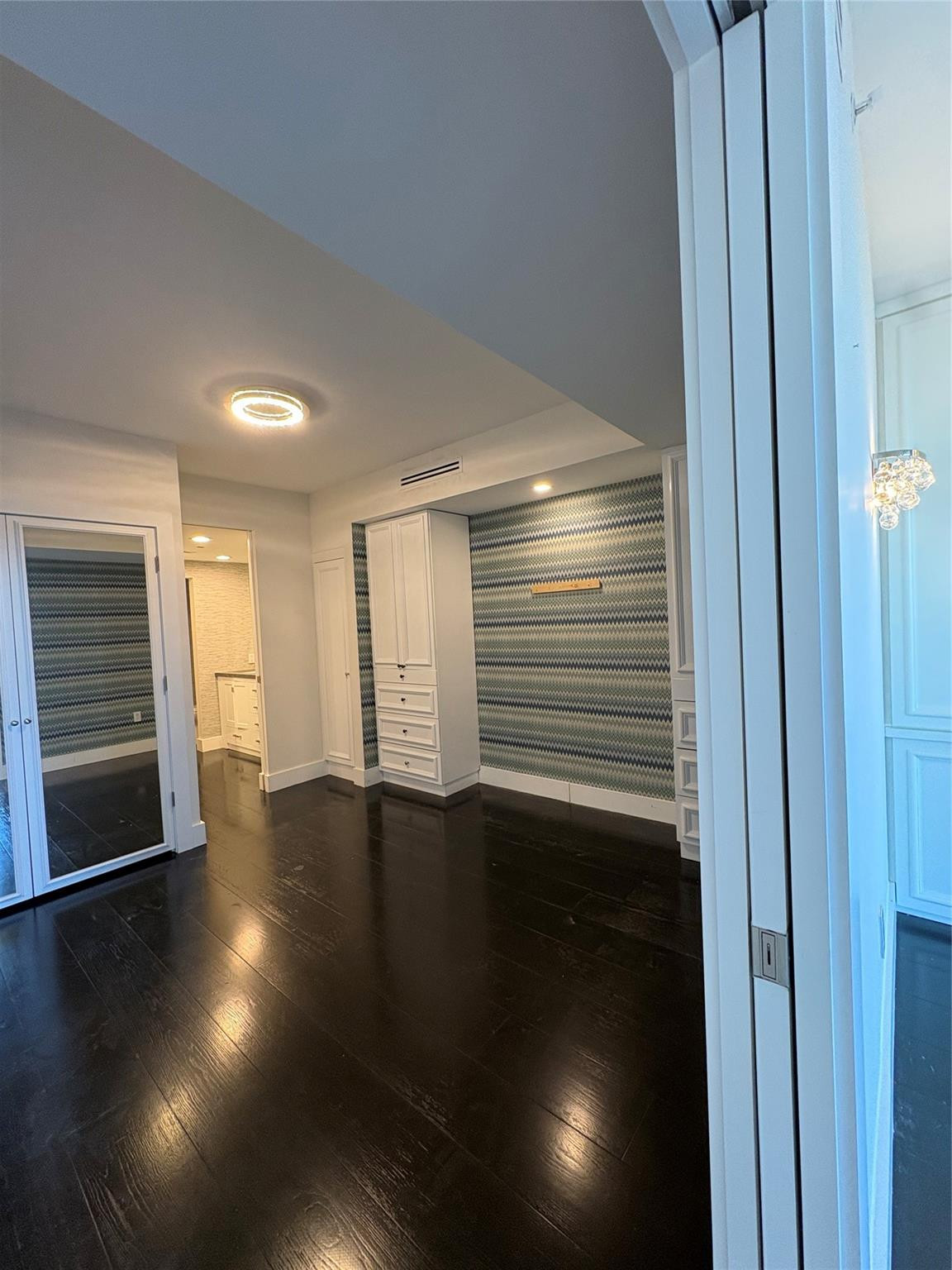 The Grand Venetian Condo - Residential