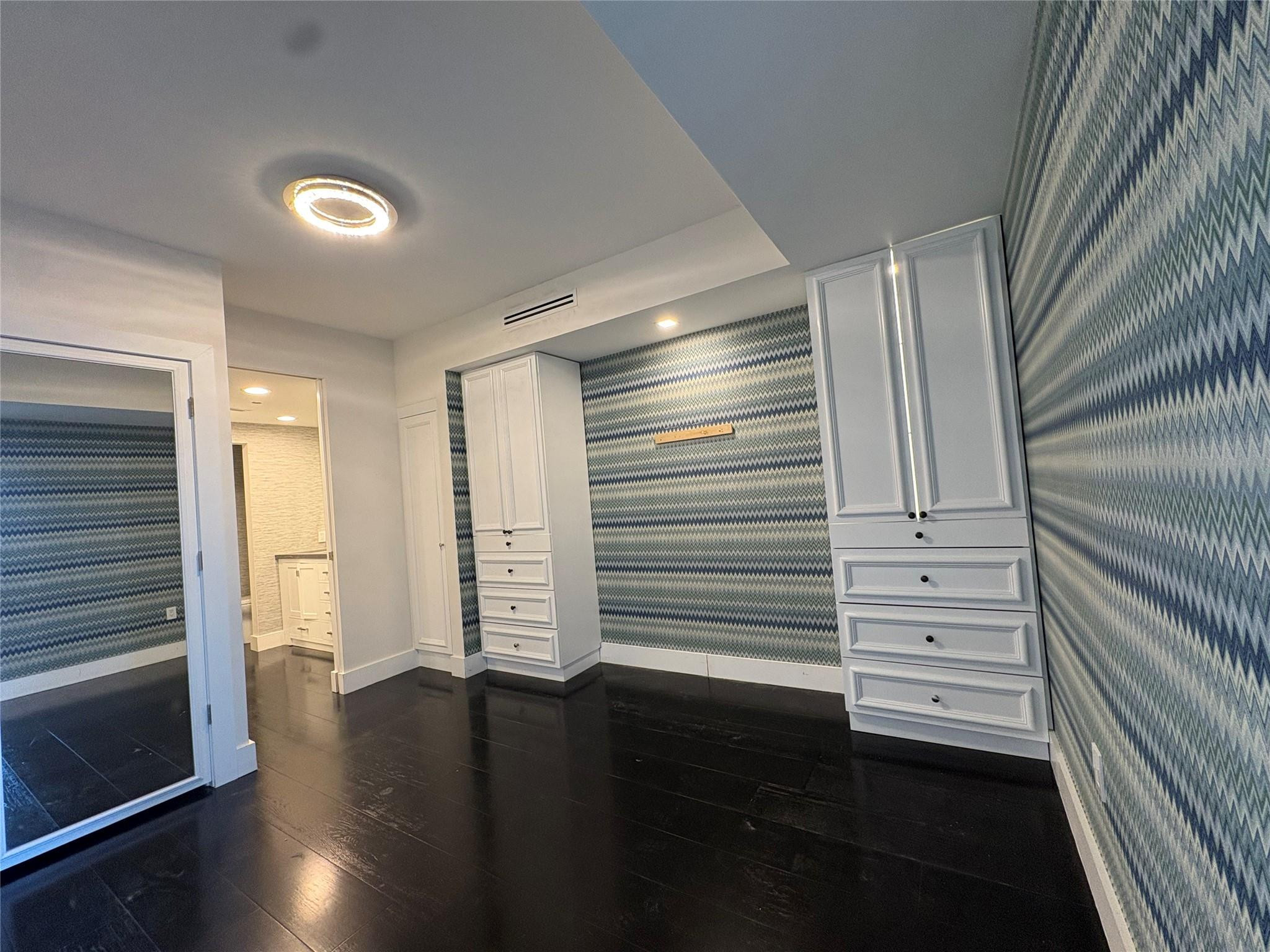 The Grand Venetian Condo - Residential