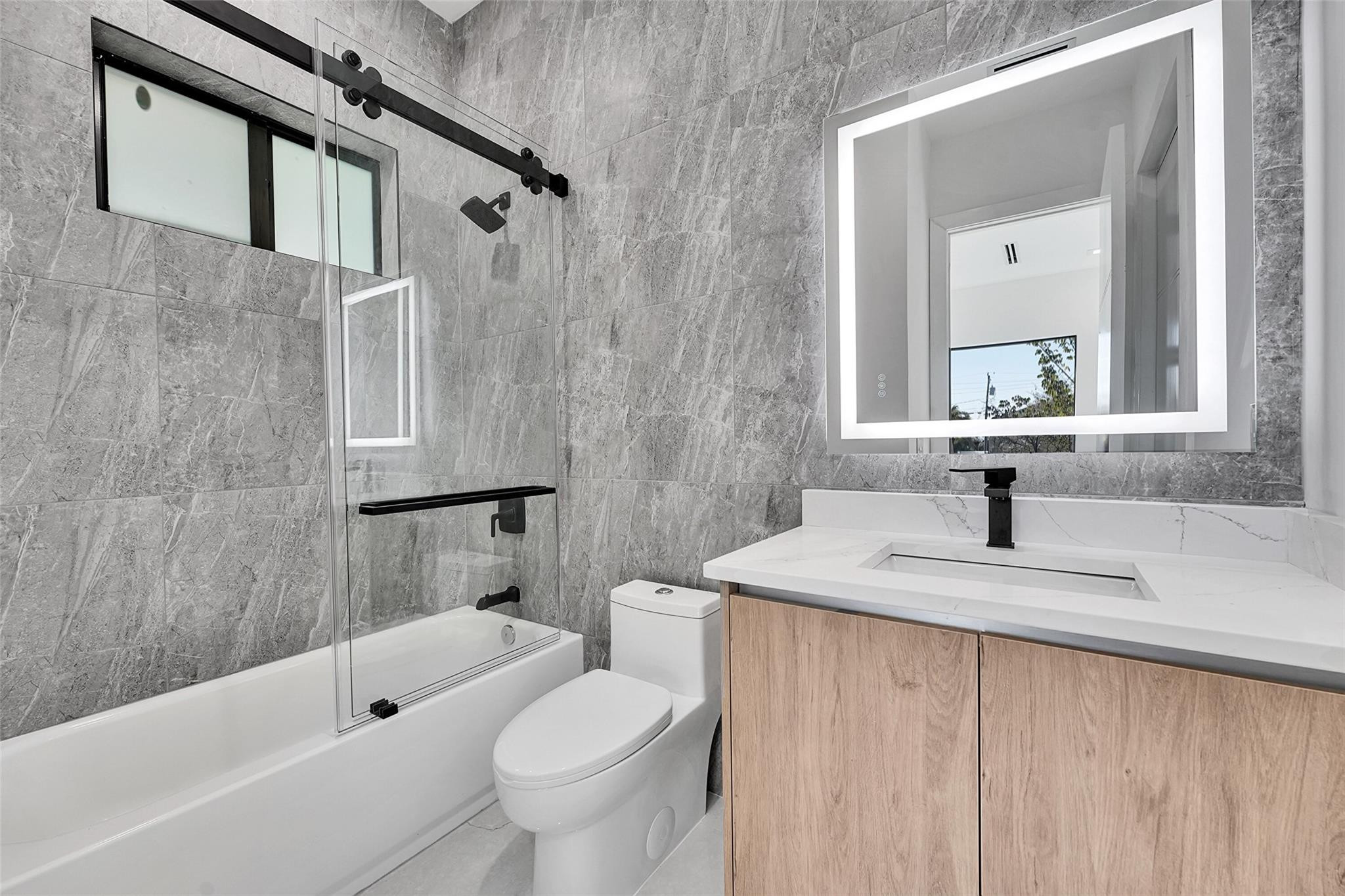 LAUDERDALE PARK - Residential