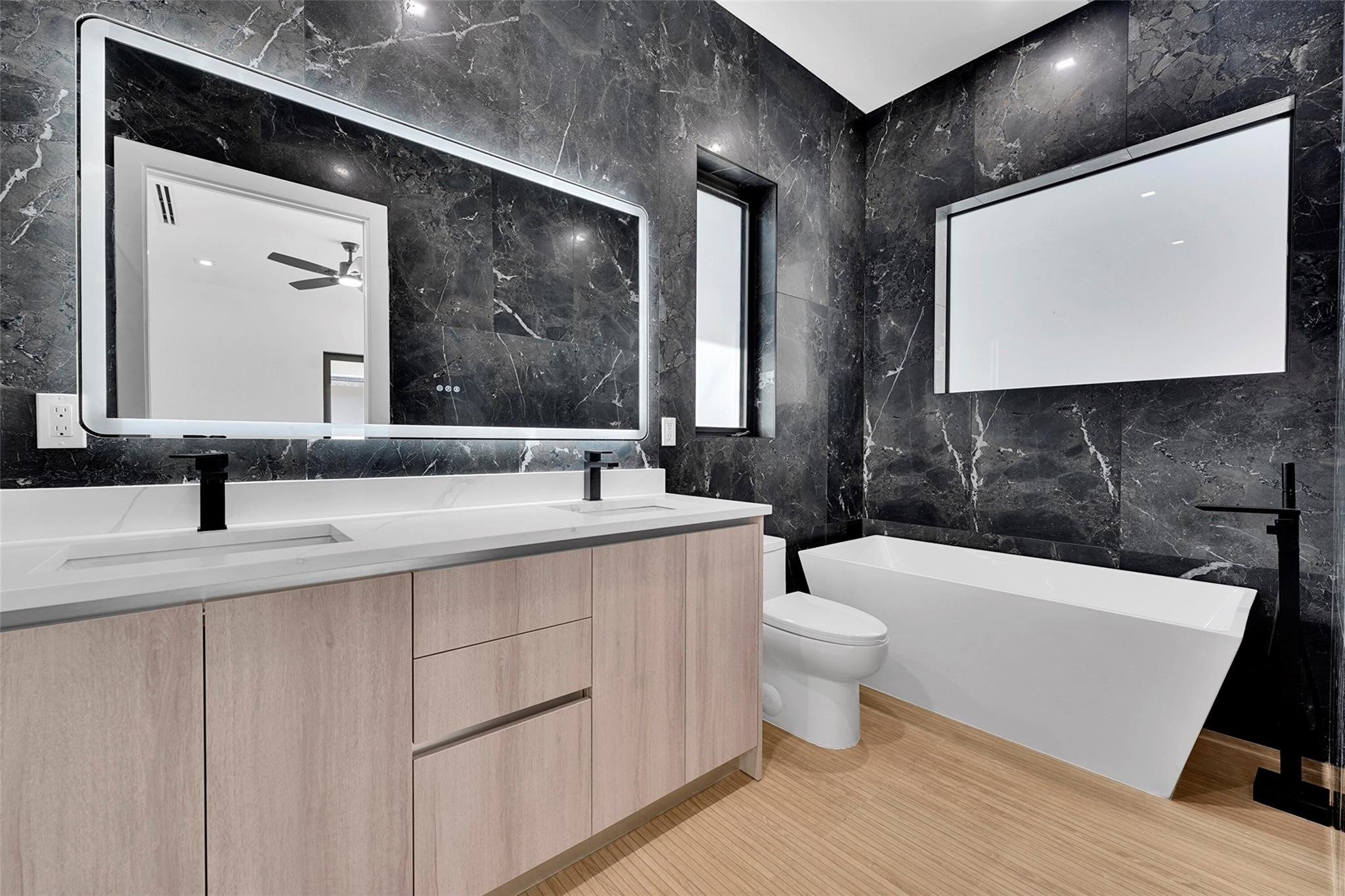 LAUDERDALE PARK - Residential