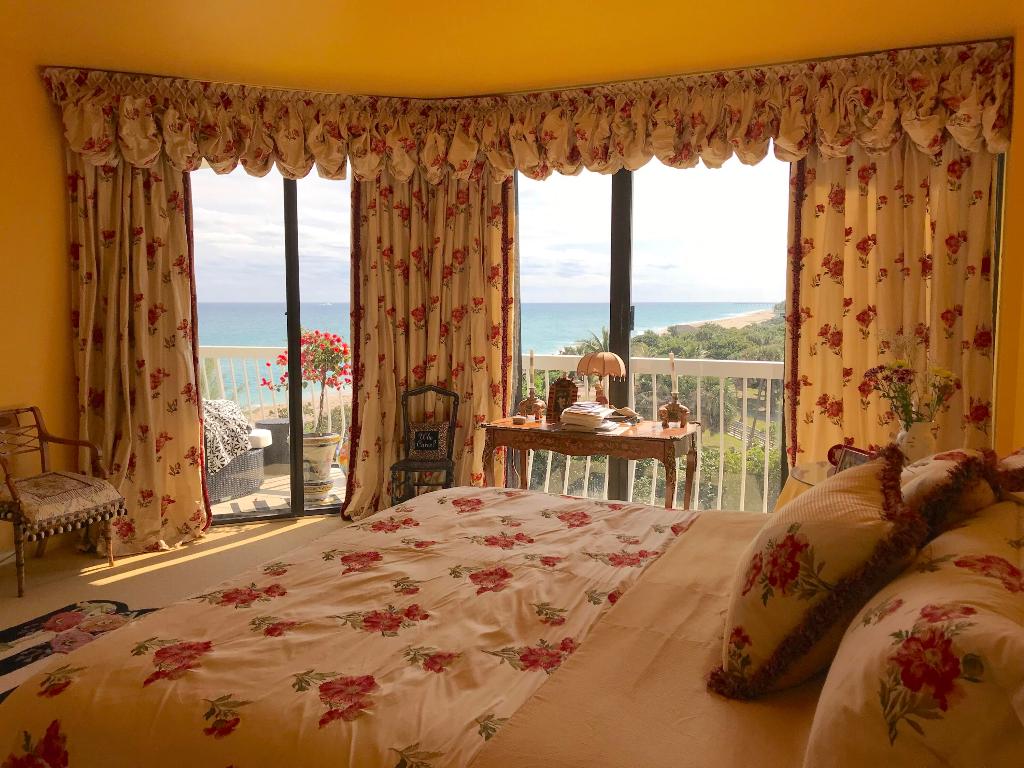 TWENTY ONE HUNDRED CONDO - Residential