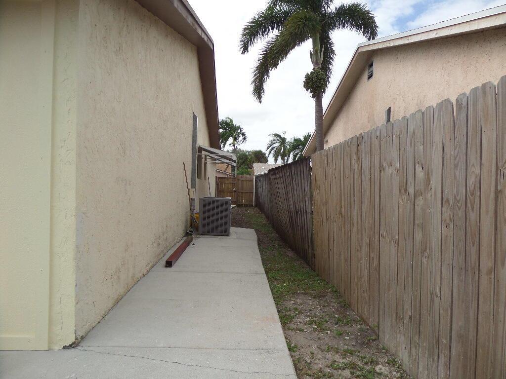 PARKWAY VILLAGE - Residential Lease