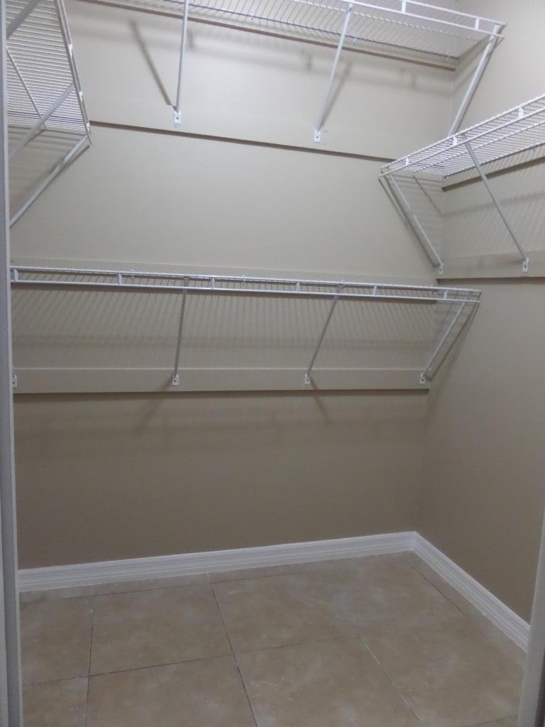 PARKWAY VILLAGE - Residential Lease