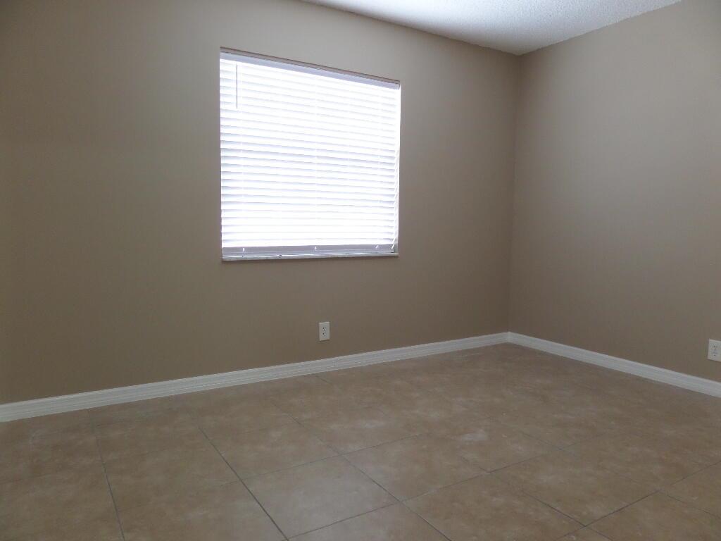 PARKWAY VILLAGE - Residential Lease