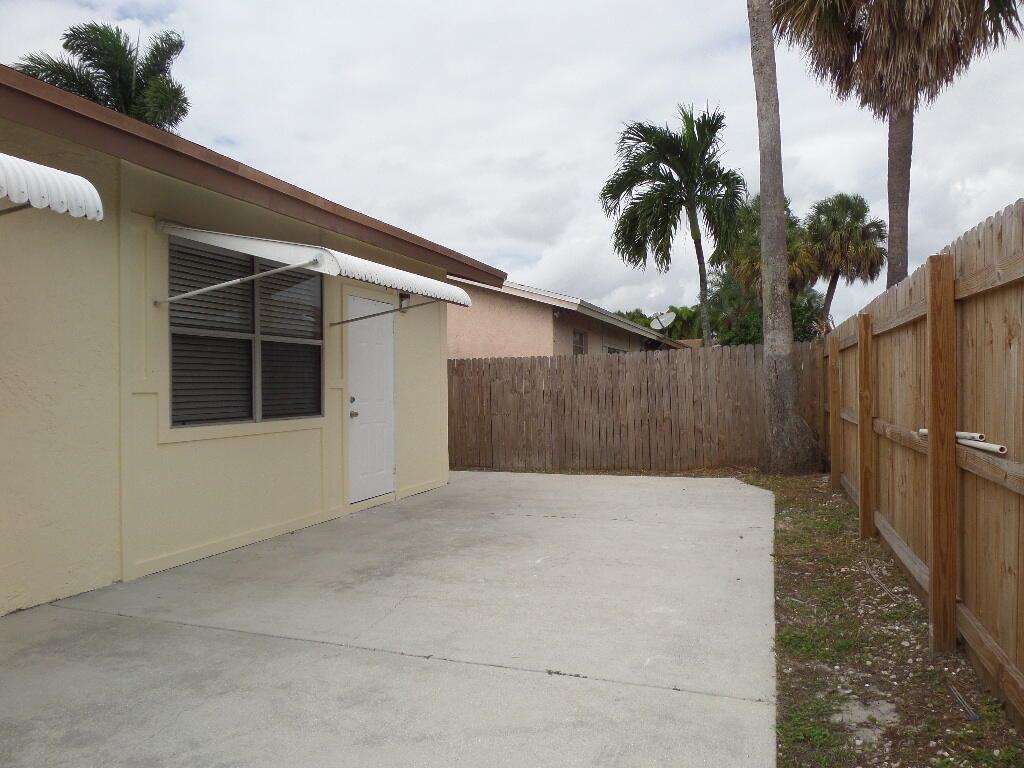 PARKWAY VILLAGE - Residential Lease