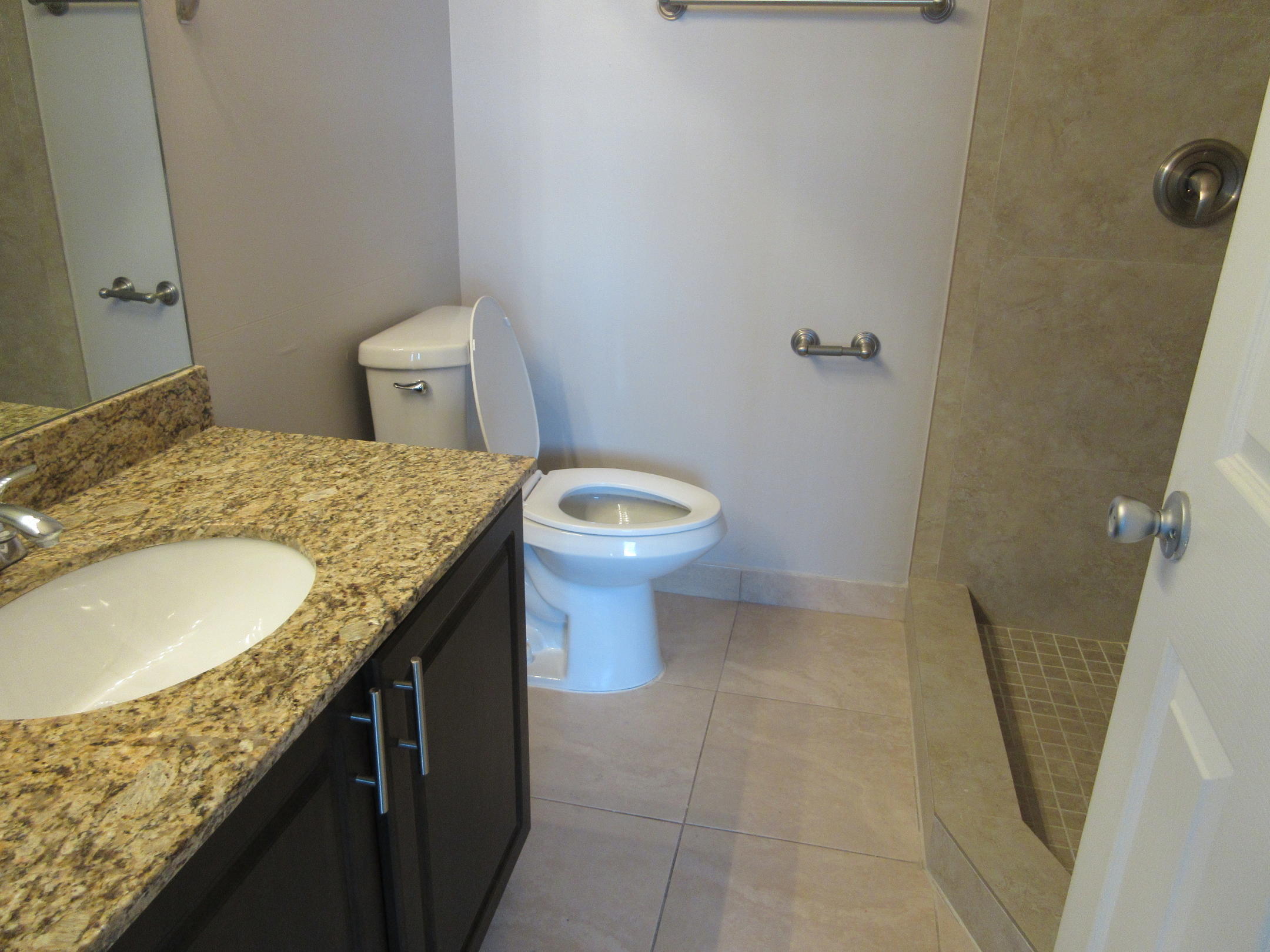 ESTADA OF LOS PASEOS - Residential Lease