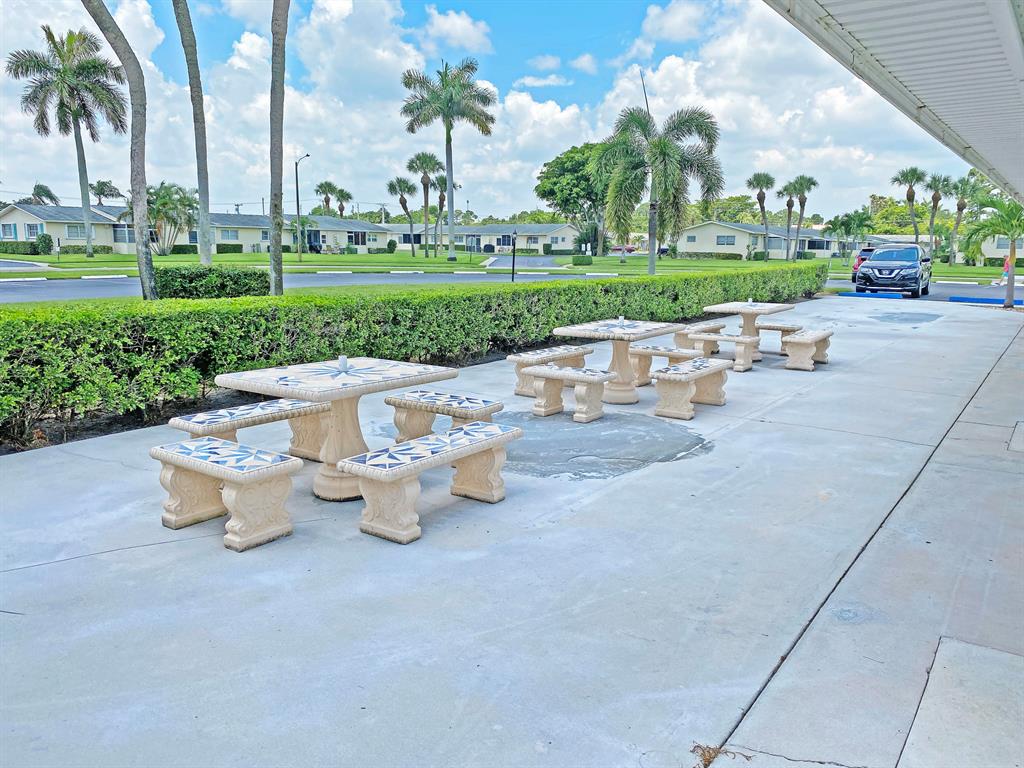 CRESTHAVEN VILLAS 3 CONDO - Residential