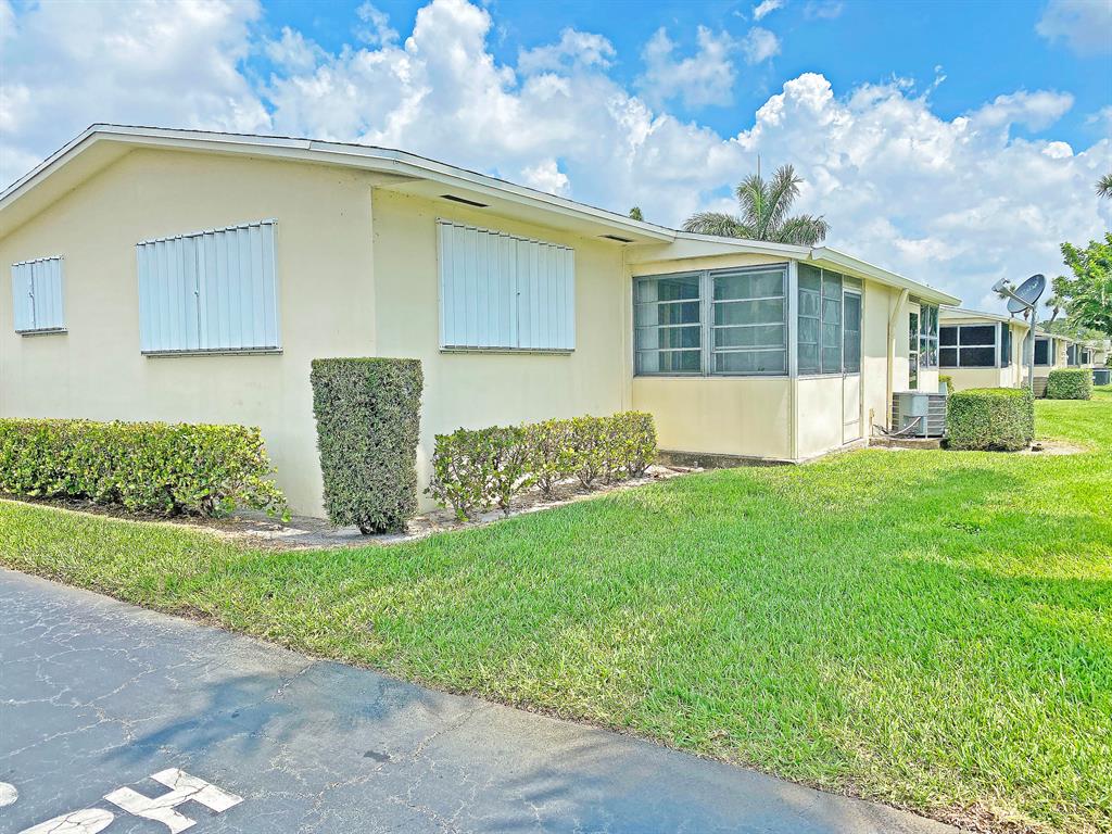 CRESTHAVEN VILLAS 3 CONDO - Residential