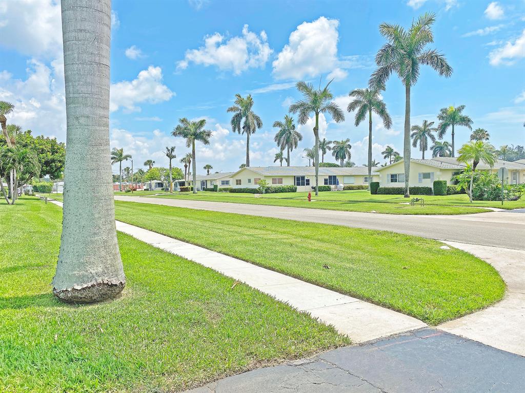 CRESTHAVEN VILLAS 3 CONDO - Residential