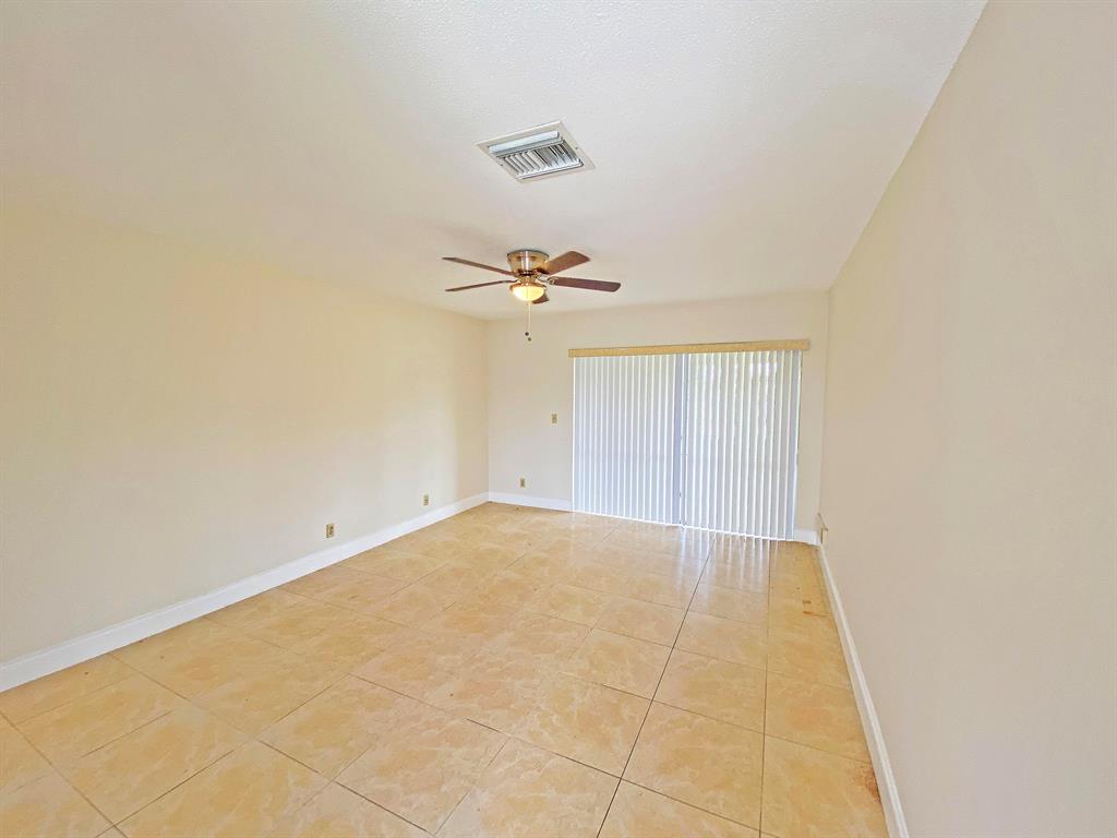 CRESTHAVEN VILLAS 3 CONDO - Residential