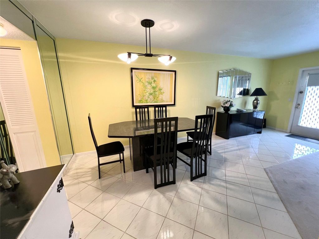 Photo of 112 Oakridge I #112, Deerfield Beach, FL 33442 (MLS # F10493604)