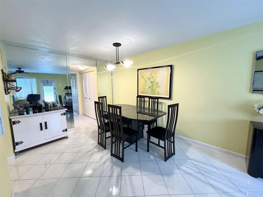 Photo of 112 Oakridge I #112, Deerfield Beach, FL 33442 (MLS # F10493604)
