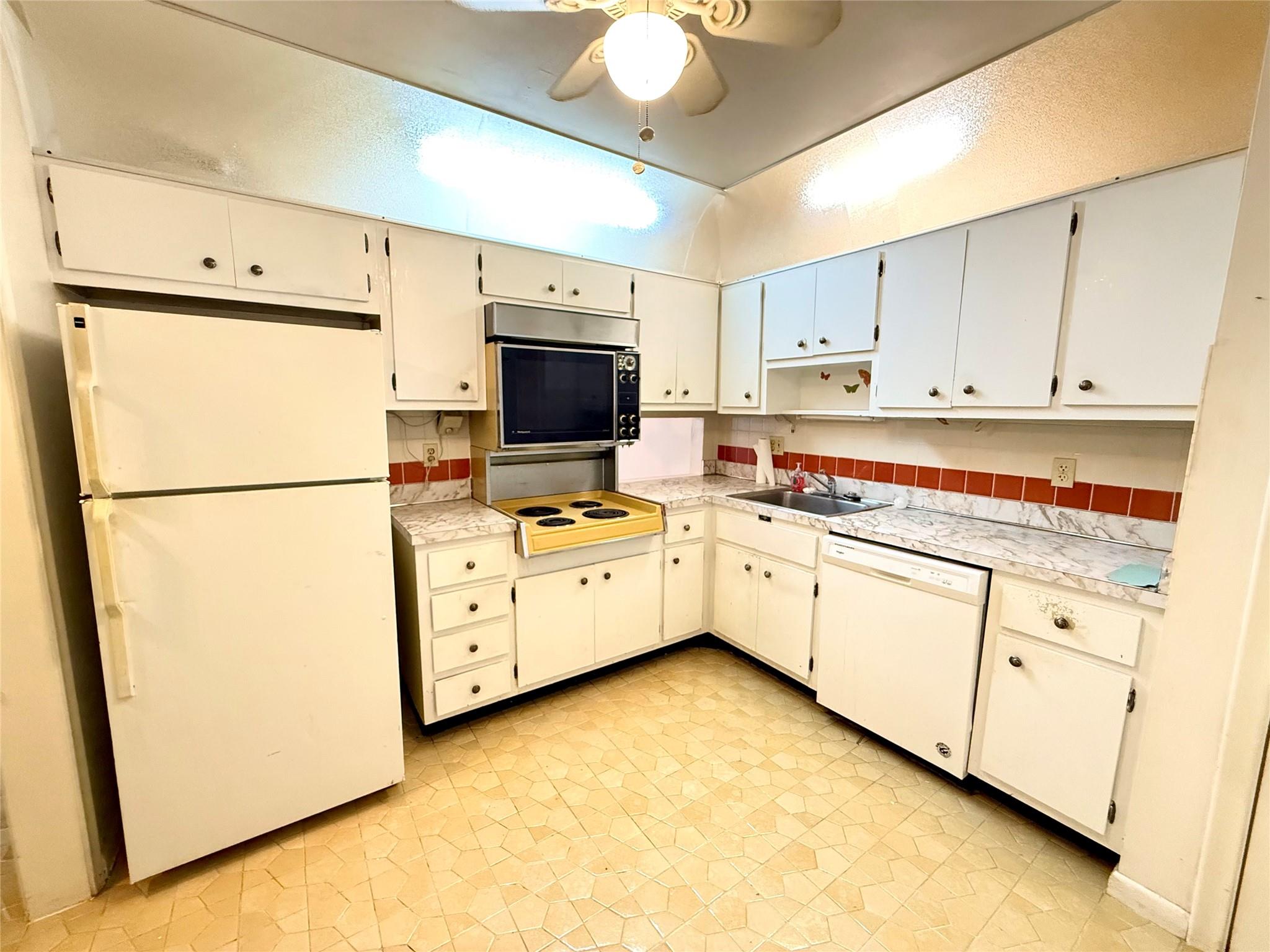 Castle Apts #5 Condo - Residential Lease