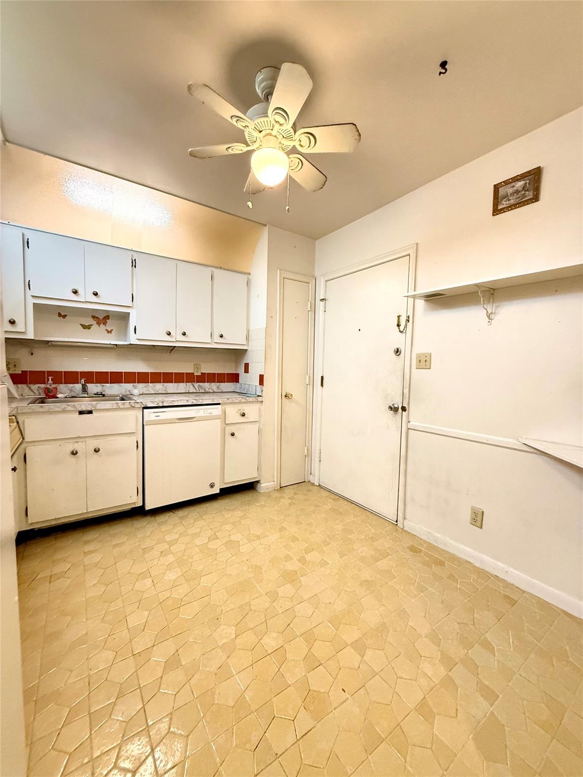 Castle Apts #5 Condo - Residential Lease