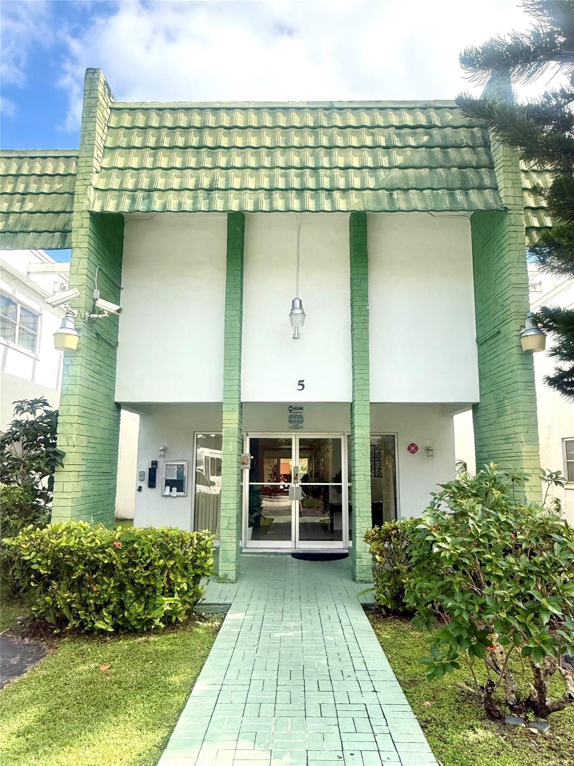 Castle Apts #5 Condo - Residential Lease