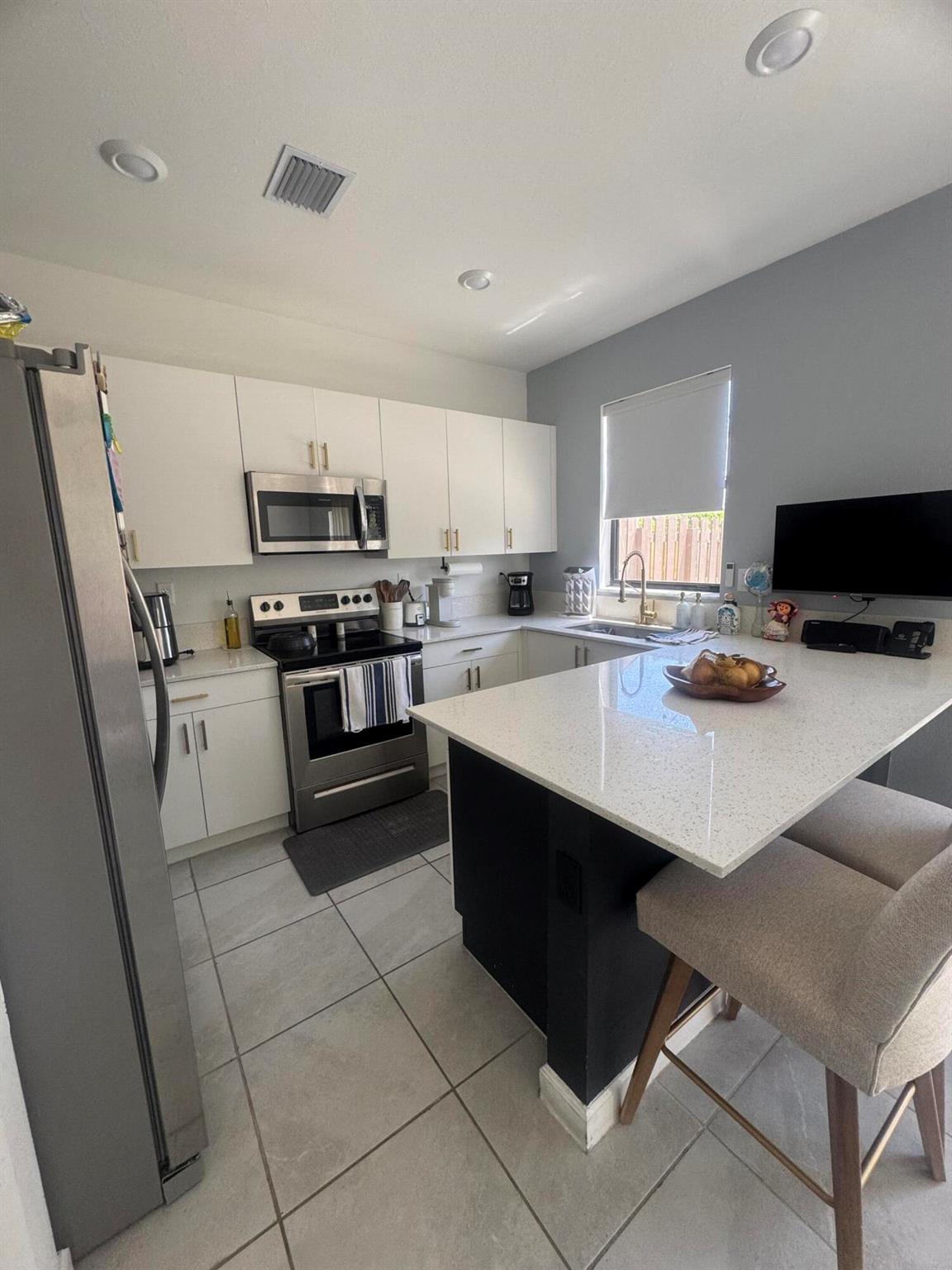 ENCLAVE SOUTH PHASE 2 - Residential