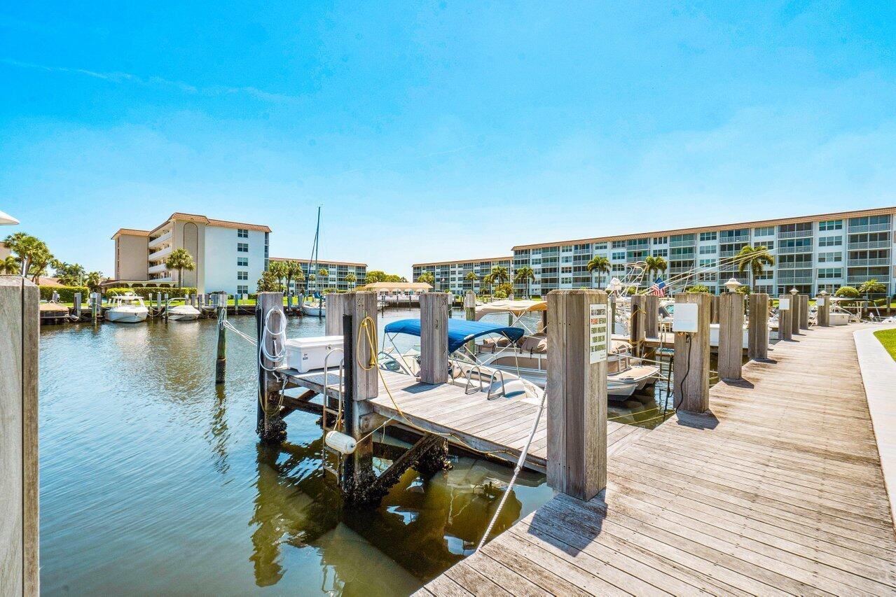 TROPIC BAY COND 1,2,3,4,5,6,7, 8,9,10,11,16 & 17 - Residential