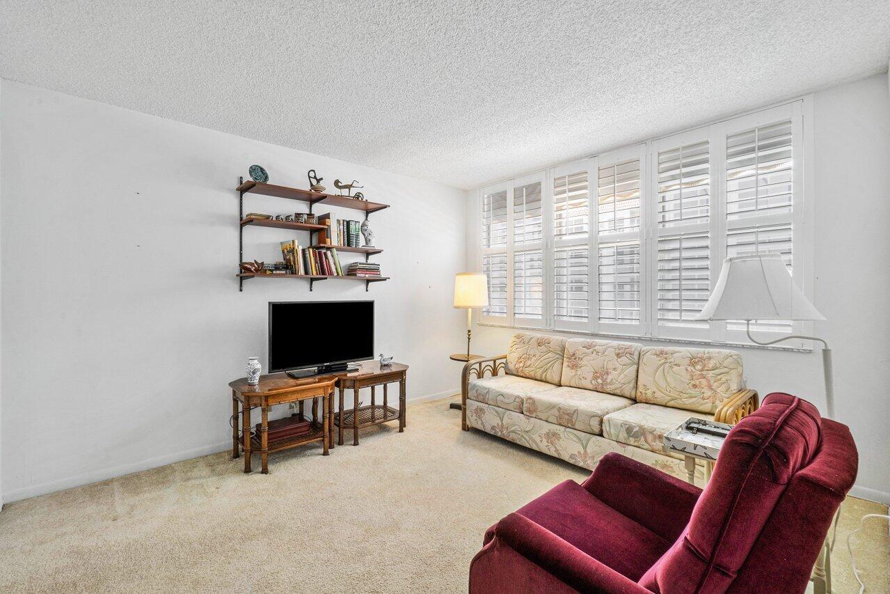 TROPIC BAY COND 1,2,3,4,5,6,7, 8,9,10,11,16 & 17 - Residential