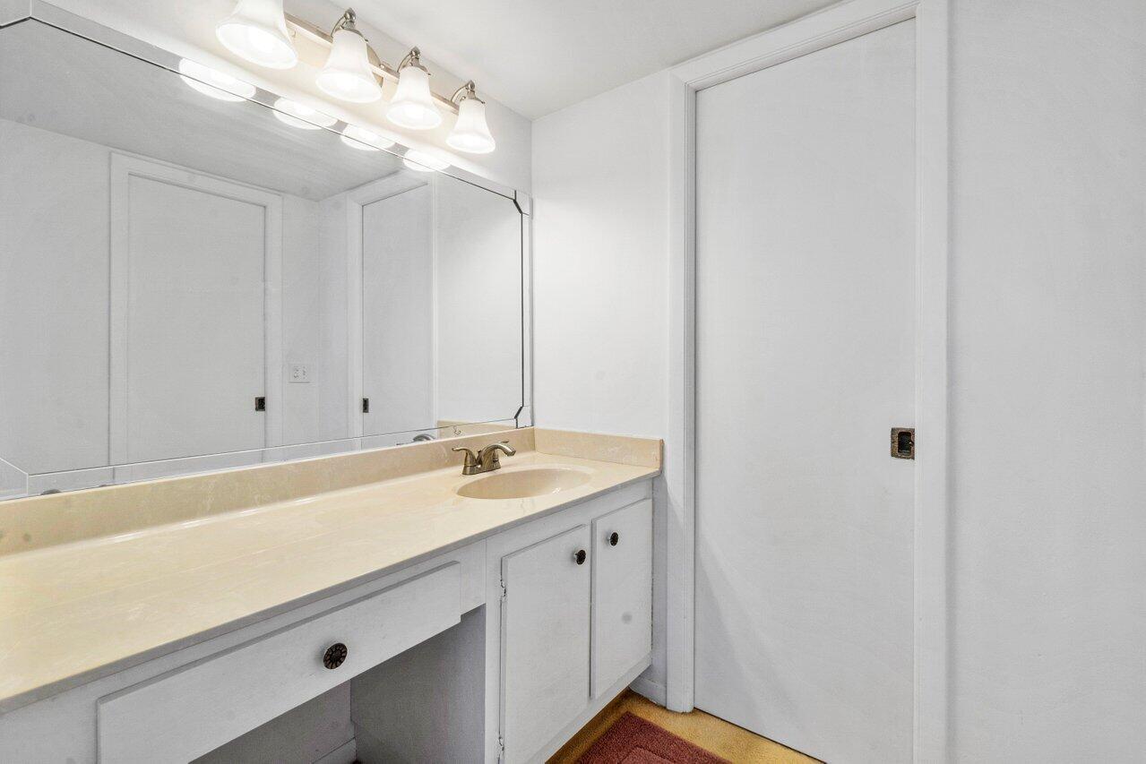 TROPIC BAY COND 1,2,3,4,5,6,7, 8,9,10,11,16 & 17 - Residential