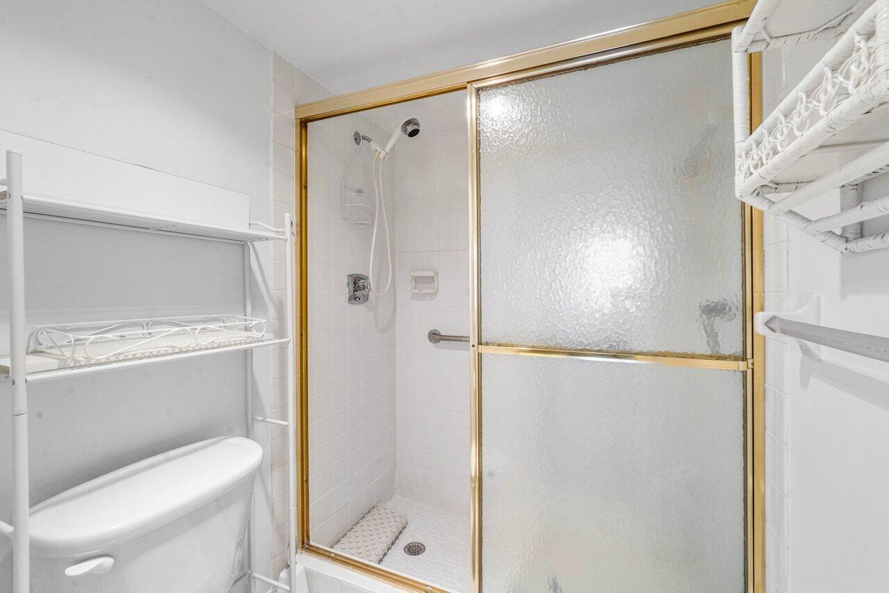 TROPIC BAY COND 1,2,3,4,5,6,7, 8,9,10,11,16 & 17 - Residential