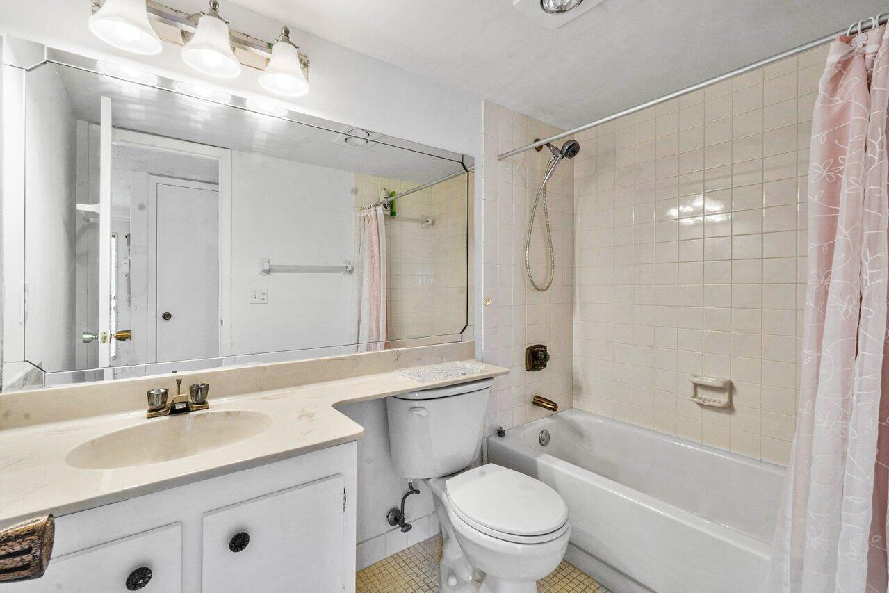 TROPIC BAY COND 1,2,3,4,5,6,7, 8,9,10,11,16 & 17 - Residential