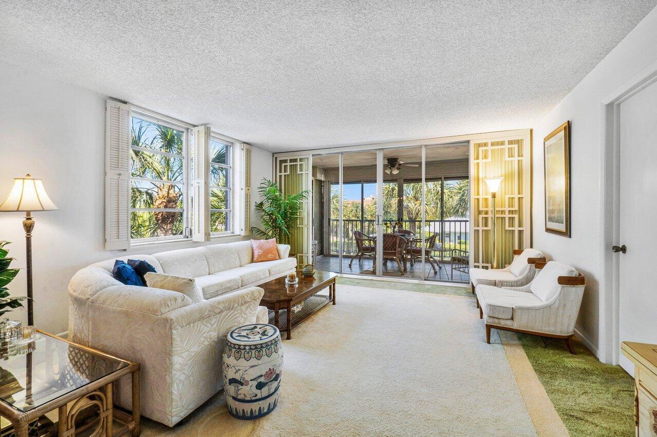 TROPIC BAY COND 1,2,3,4,5,6,7, 8,9,10,11,16 & 17 - Residential