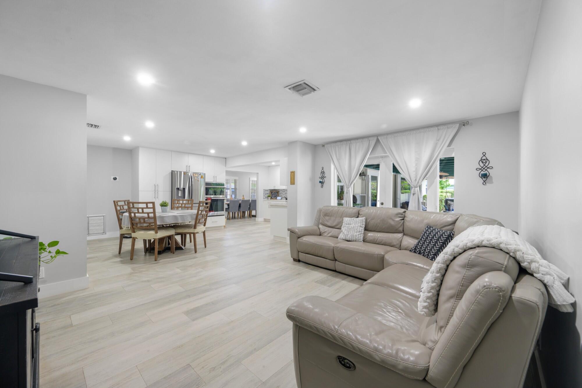 PLANTATION GARDENS SEC 5 - Residential