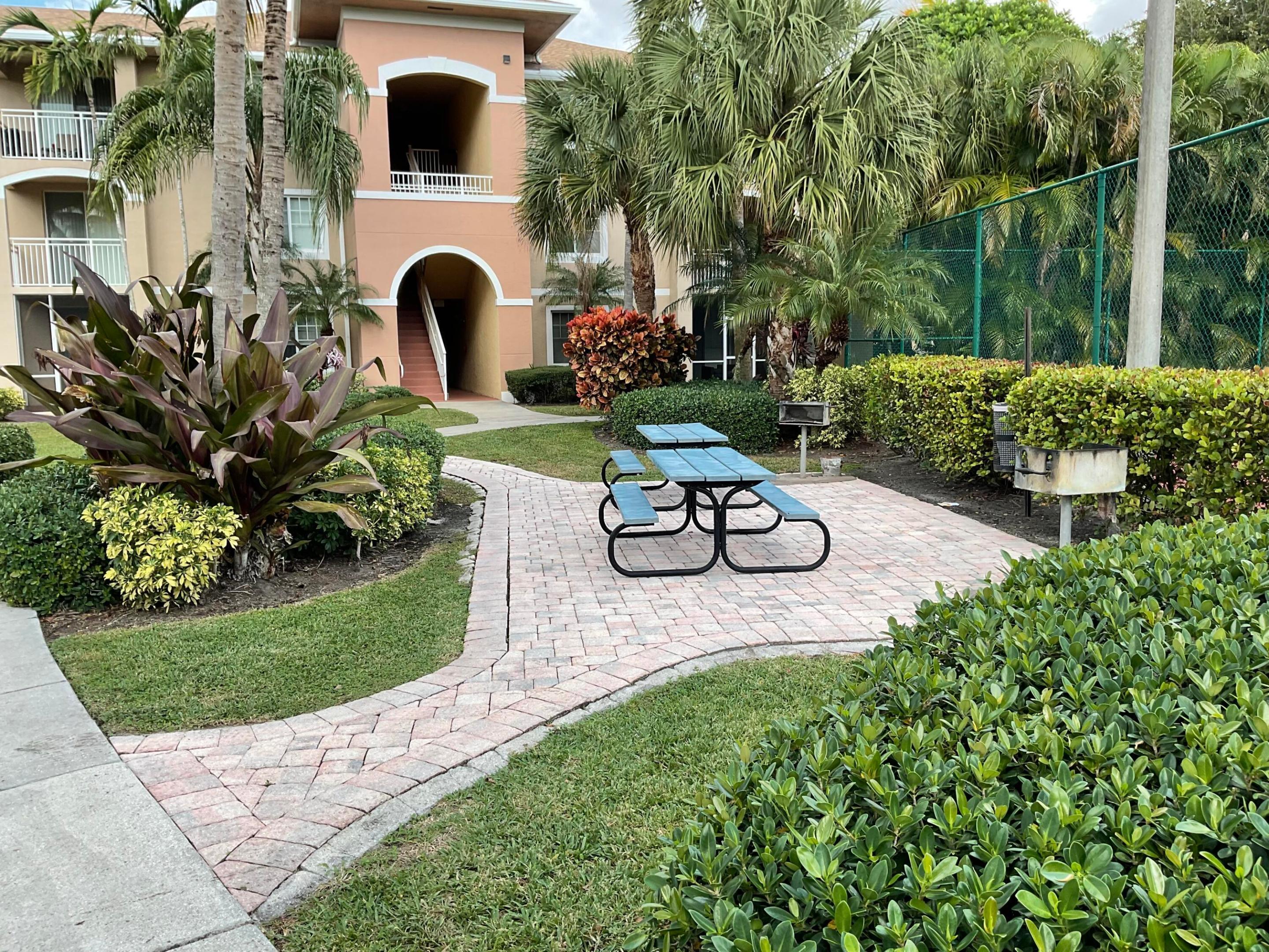 VILLAS AT EMERALD DUNES CONDO - Residential Lease