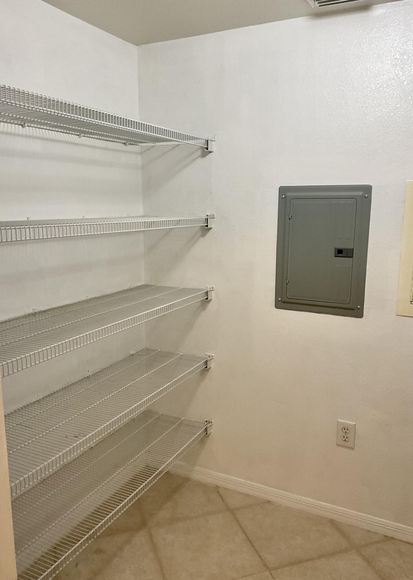 VILLAS AT EMERALD DUNES CONDO - Residential Lease