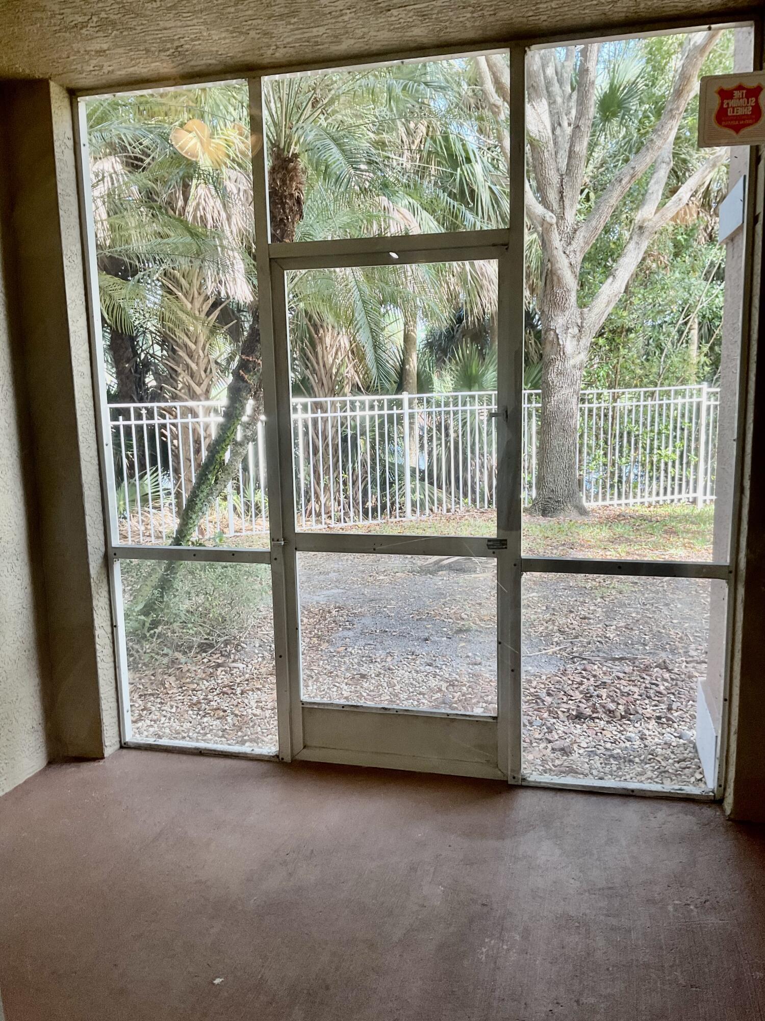 VILLAS AT EMERALD DUNES CONDO - Residential Lease