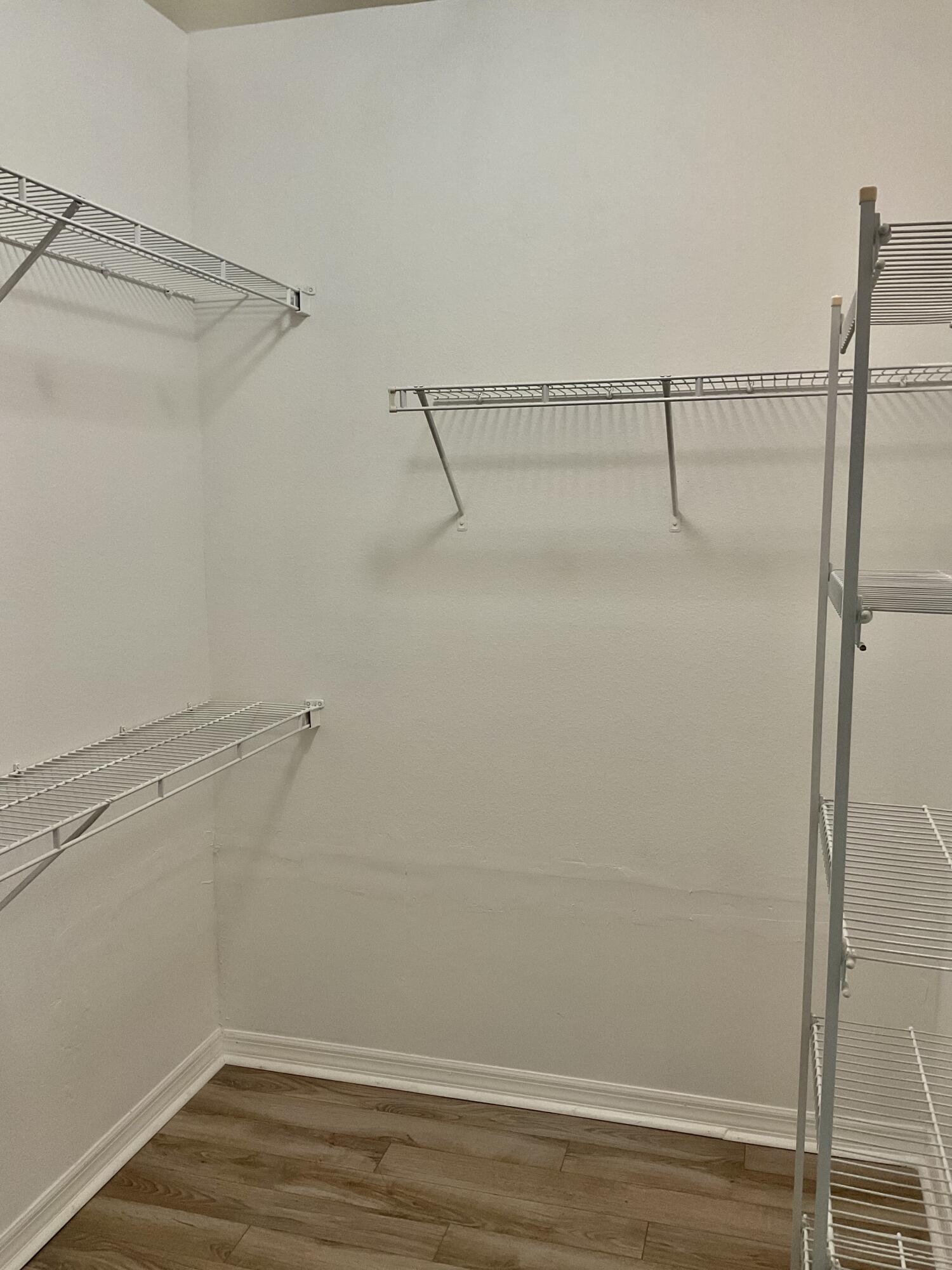 VILLAS AT EMERALD DUNES CONDO - Residential Lease