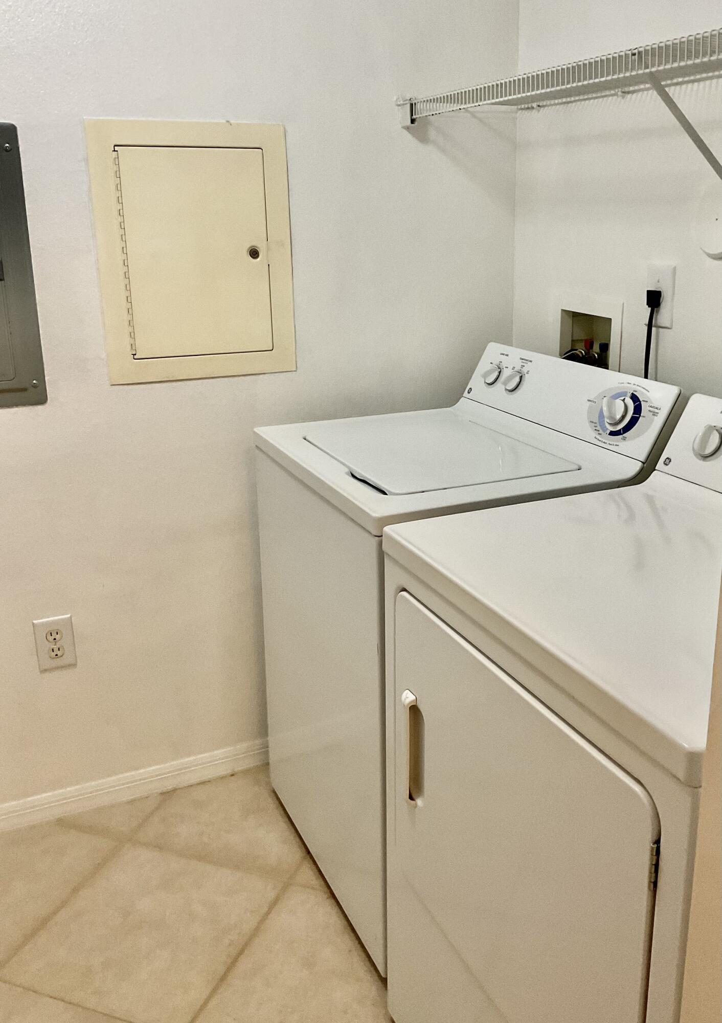VILLAS AT EMERALD DUNES CONDO - Residential Lease