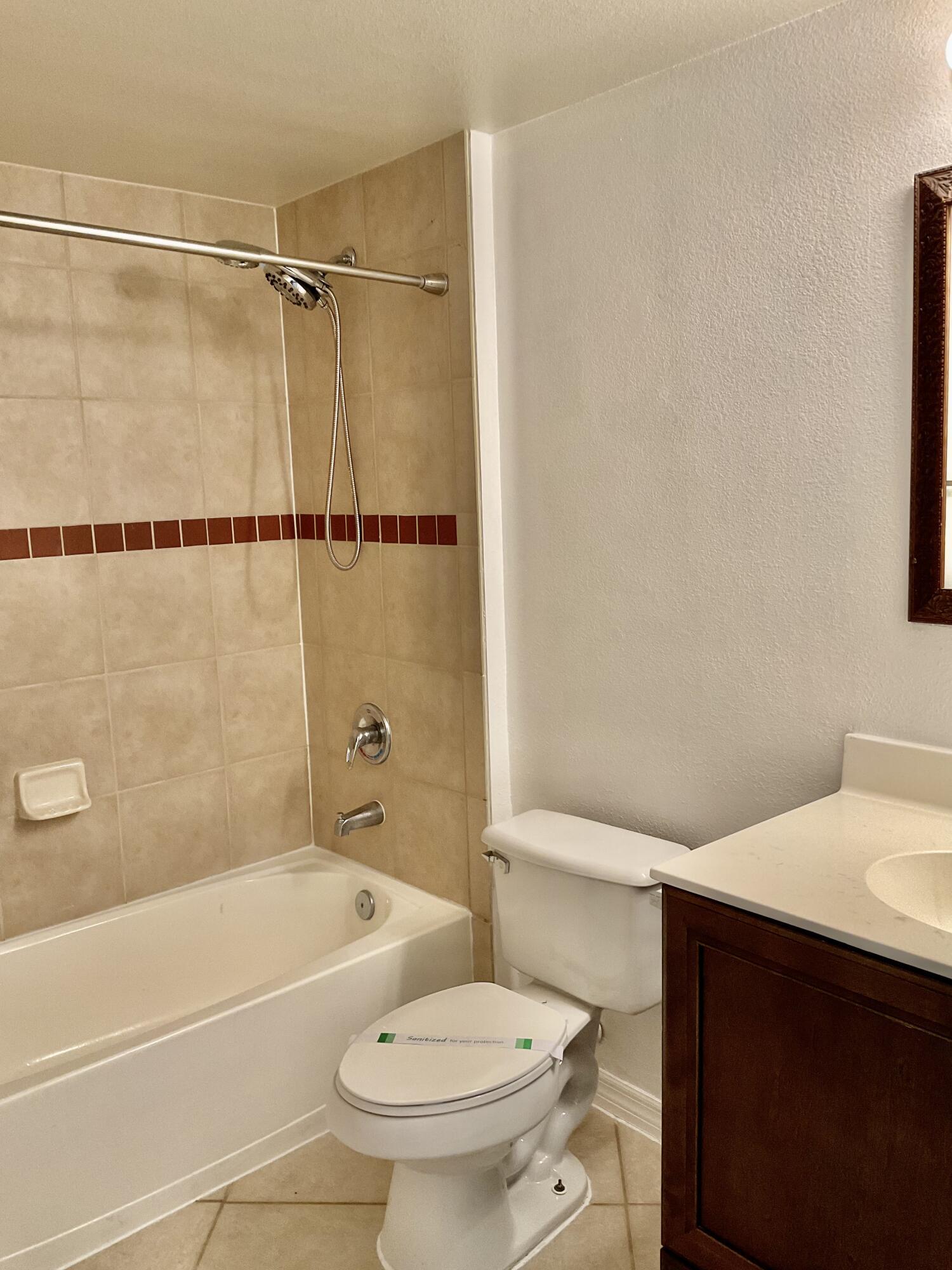 VILLAS AT EMERALD DUNES CONDO - Residential Lease